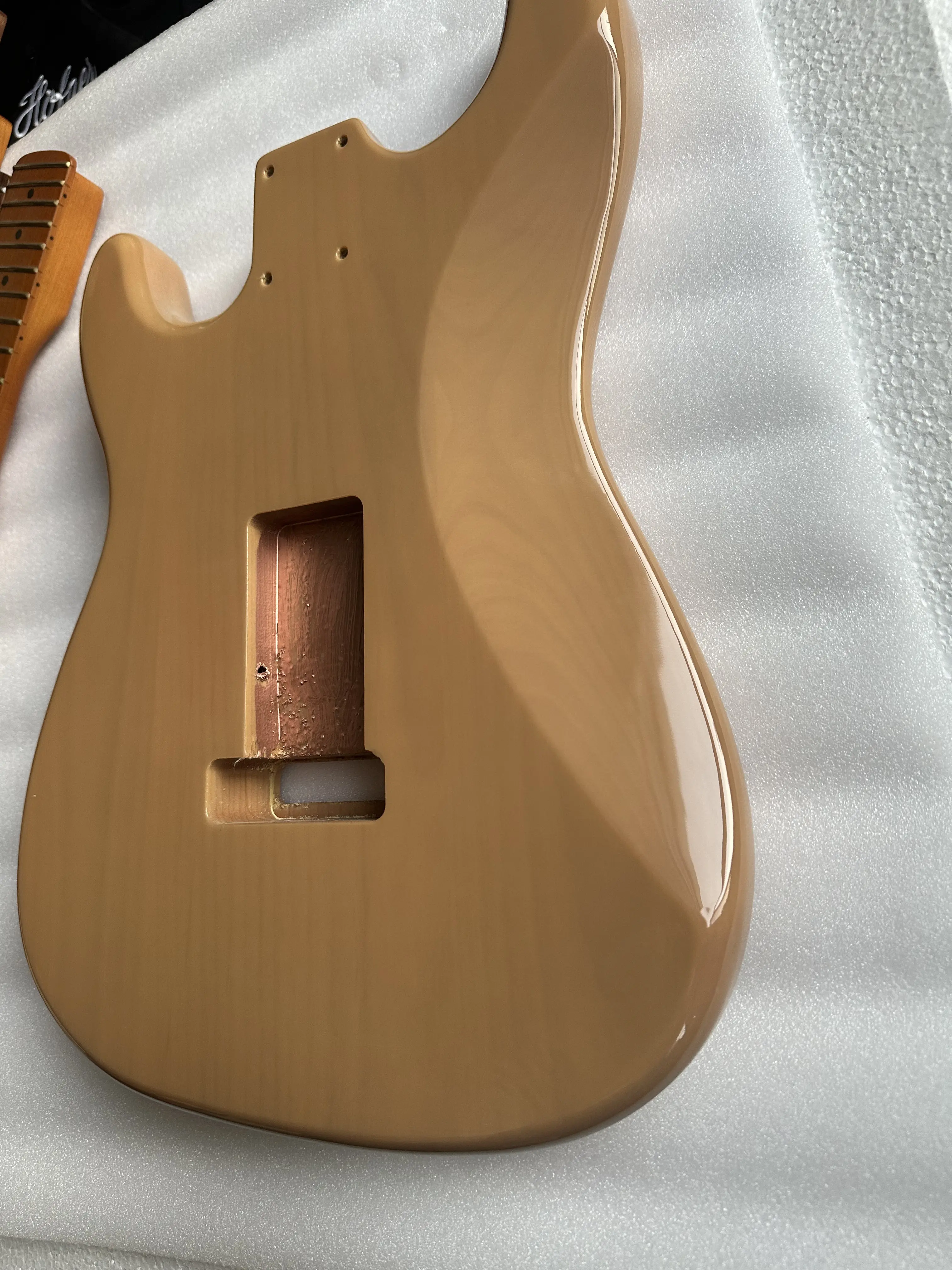 High Quality Vintage Cream Transparent Alder Guitar Body Unfinished Gloss Finished SSS Guitar Kit Building Part 5.56cm Pocket