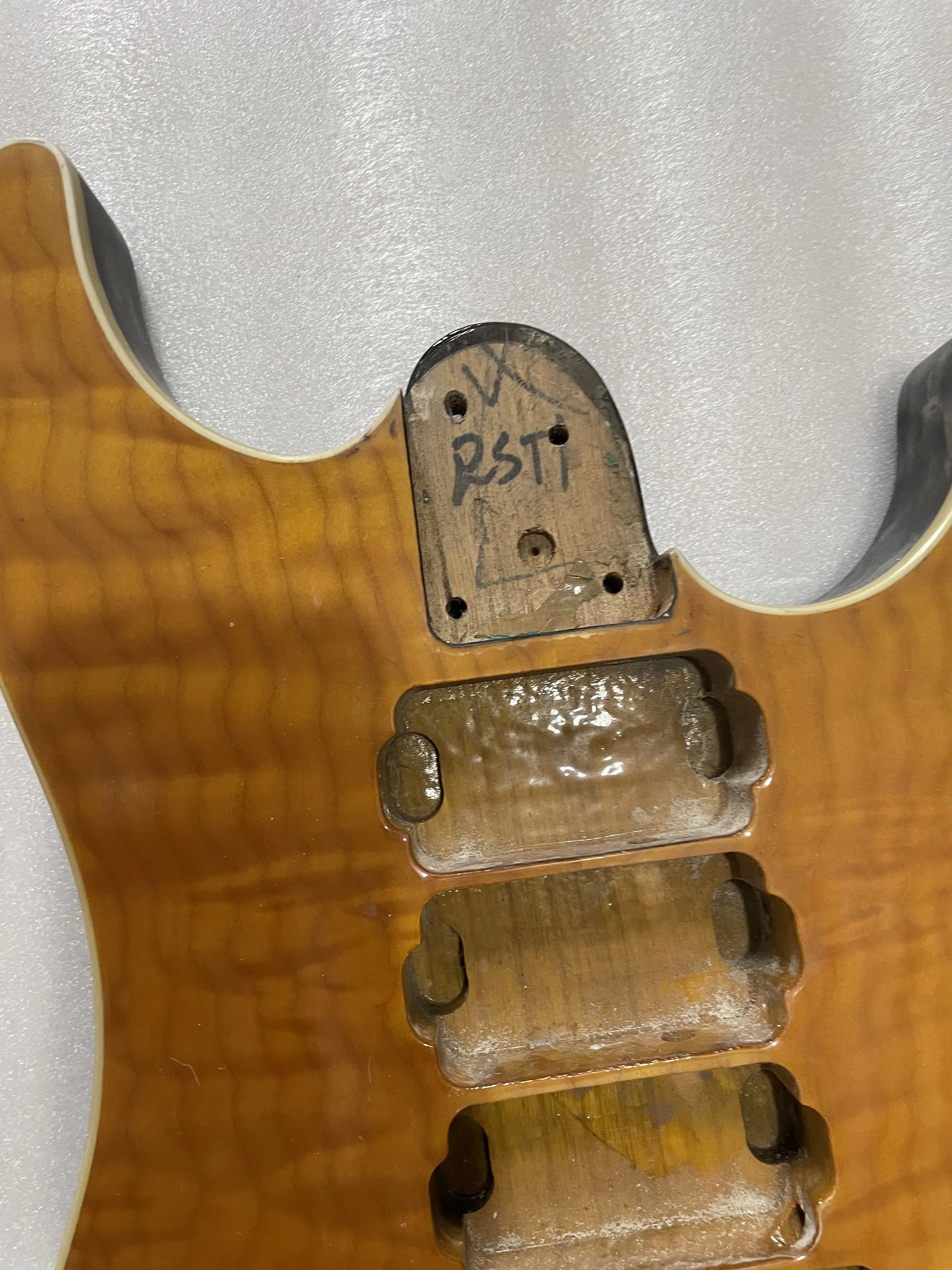 Stock Defective Electrcic Guitar Body and Neck Basswood Barrel Maple Rosewood Neck Real Photos Only One Guitar Kit DIY Part