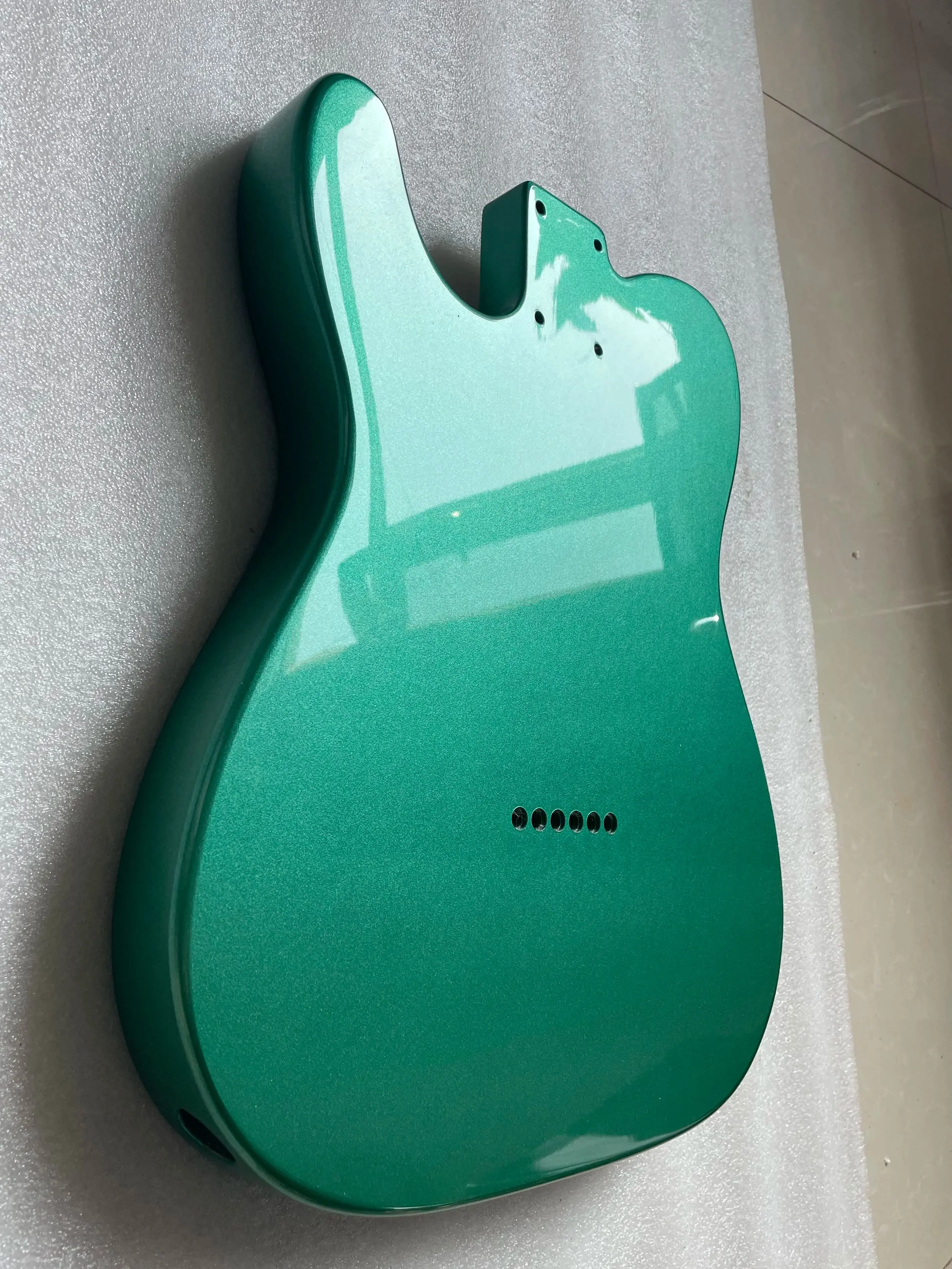 High Gloss Finished Guitar Body, Rare Color, DIY Upgrade, Alder Wood, T and L Style, Metal Green, 5.56cm Width, New