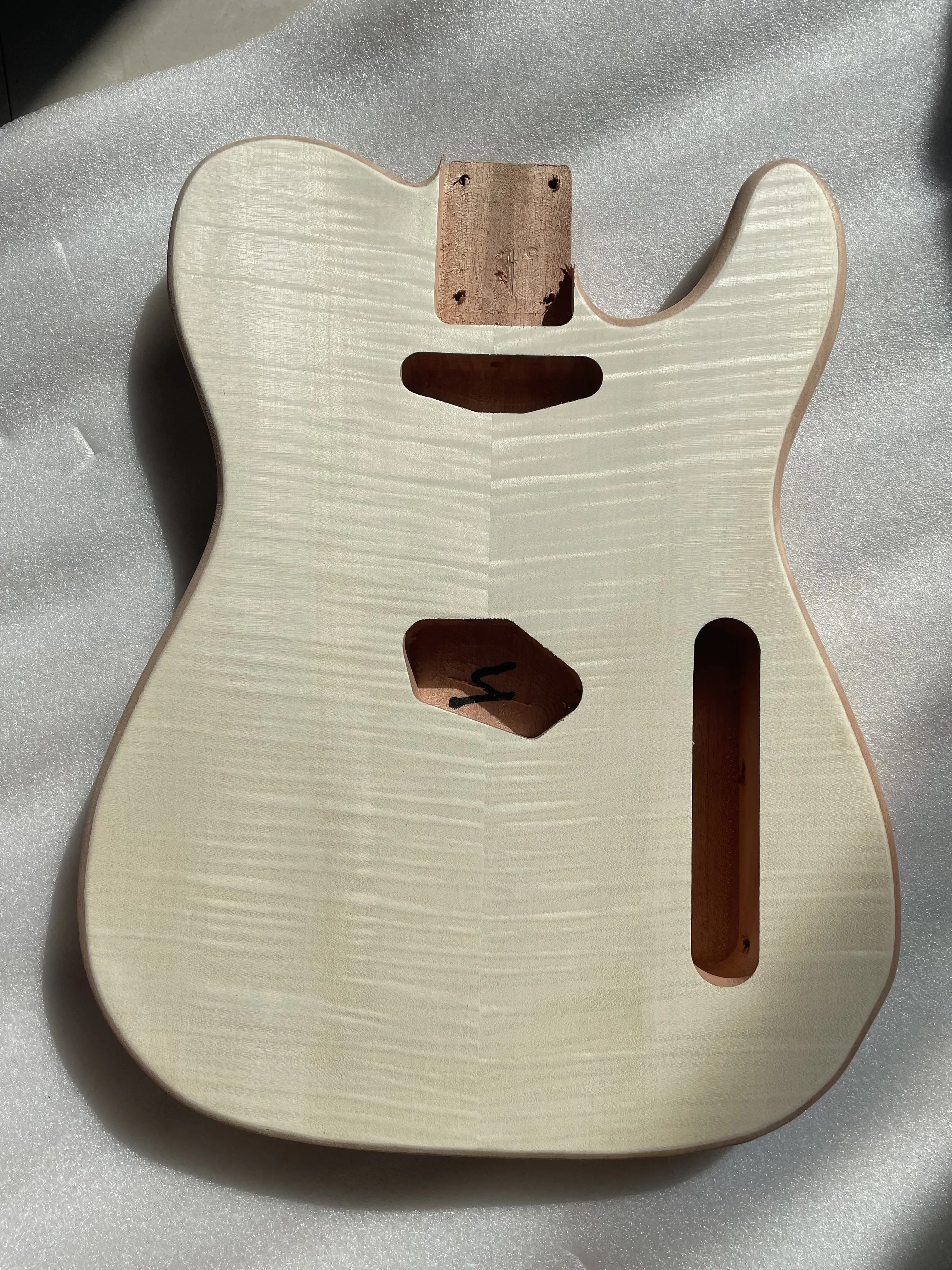 Unfinished Mahogany Wood Guitar Body, Flame Maple Veneer, Blank Guitar Barrel, DIY Part Accessories, 1 Piece Solid Wood