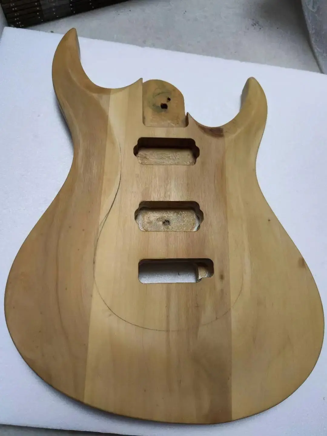 High Quality Electric Guitar Body Unfinished Basswood, Customized hh, Standard Size,Free DIY, Real Photos