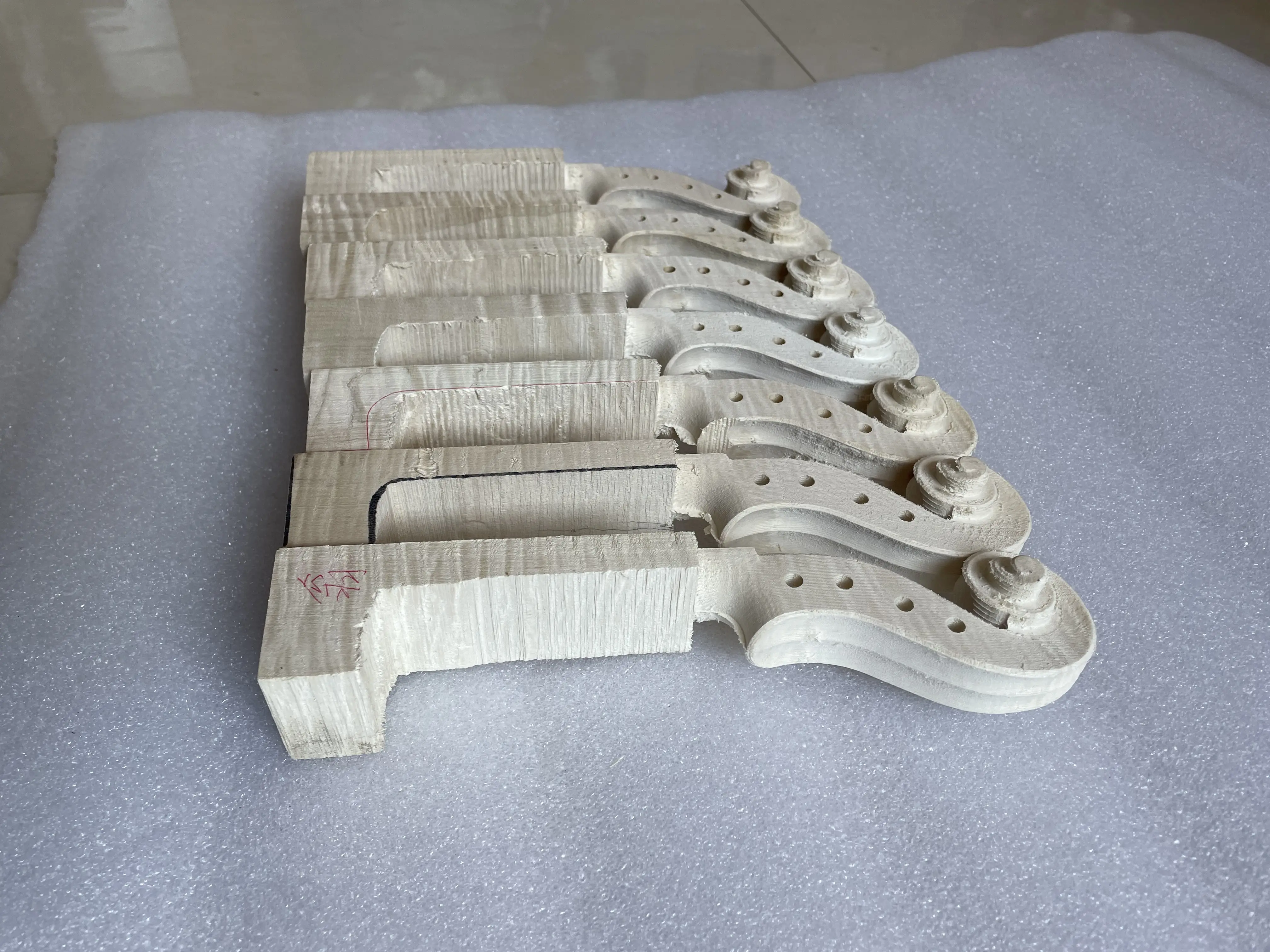 1pcs 4/4 Unvarnished Flames Violin Head Neck Without Fingerboard Unfinished Flame Maple Wood Real Photos DIY Headstock