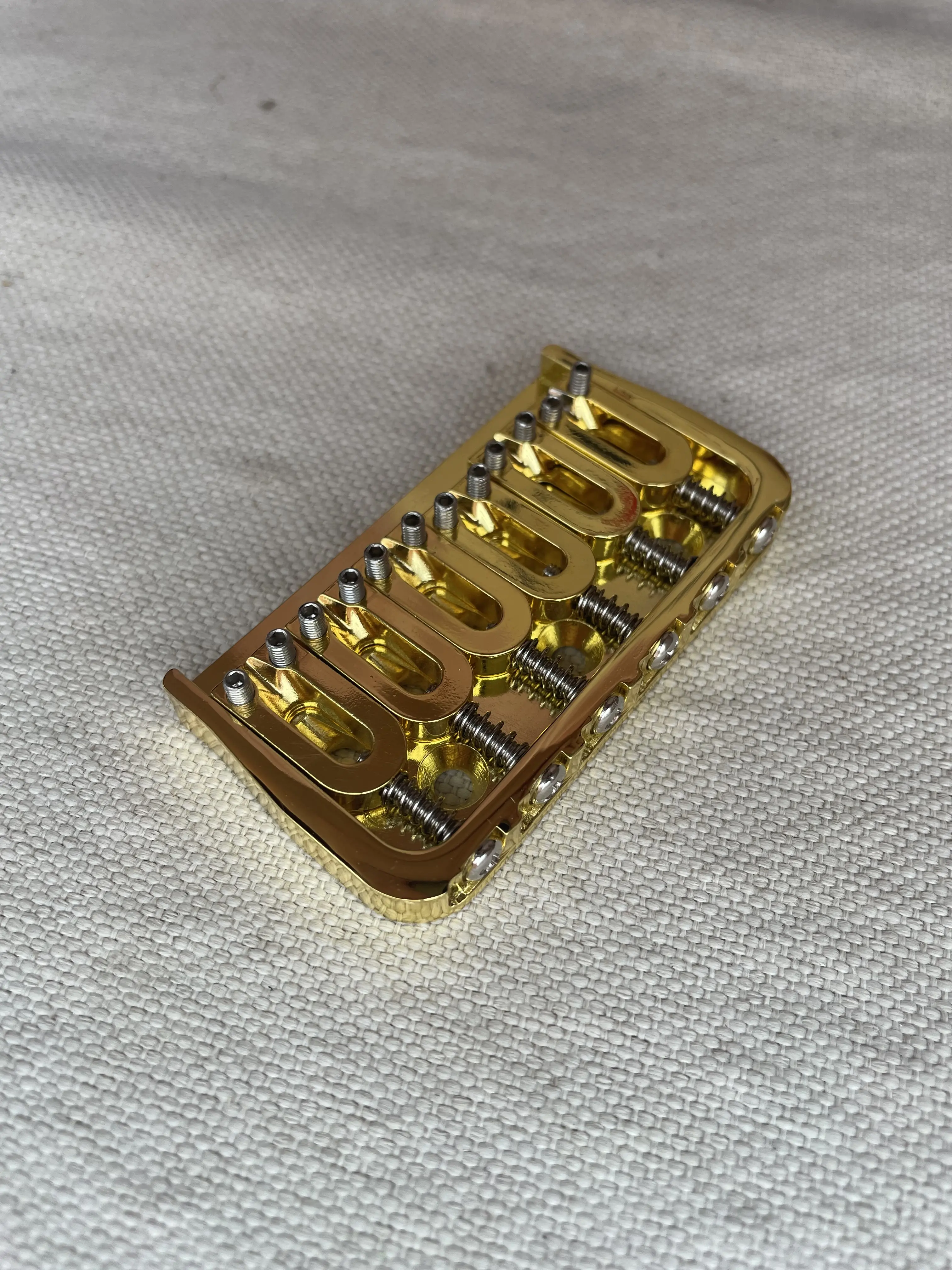 HS Style 6 String Hardtail Brass Guitar Bridge New brand Golden Color Wear Body Fixed Type Fret Electric Guitar Tailpiece Part