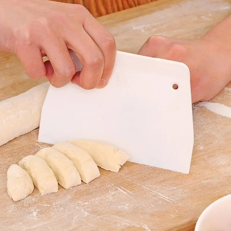Pastry Cutter Plastic Cake Spatulas Dough Scraper Trapezoid Bread Pizza Fondant Tools Butter Knife Multiduty White Safe Bakeware