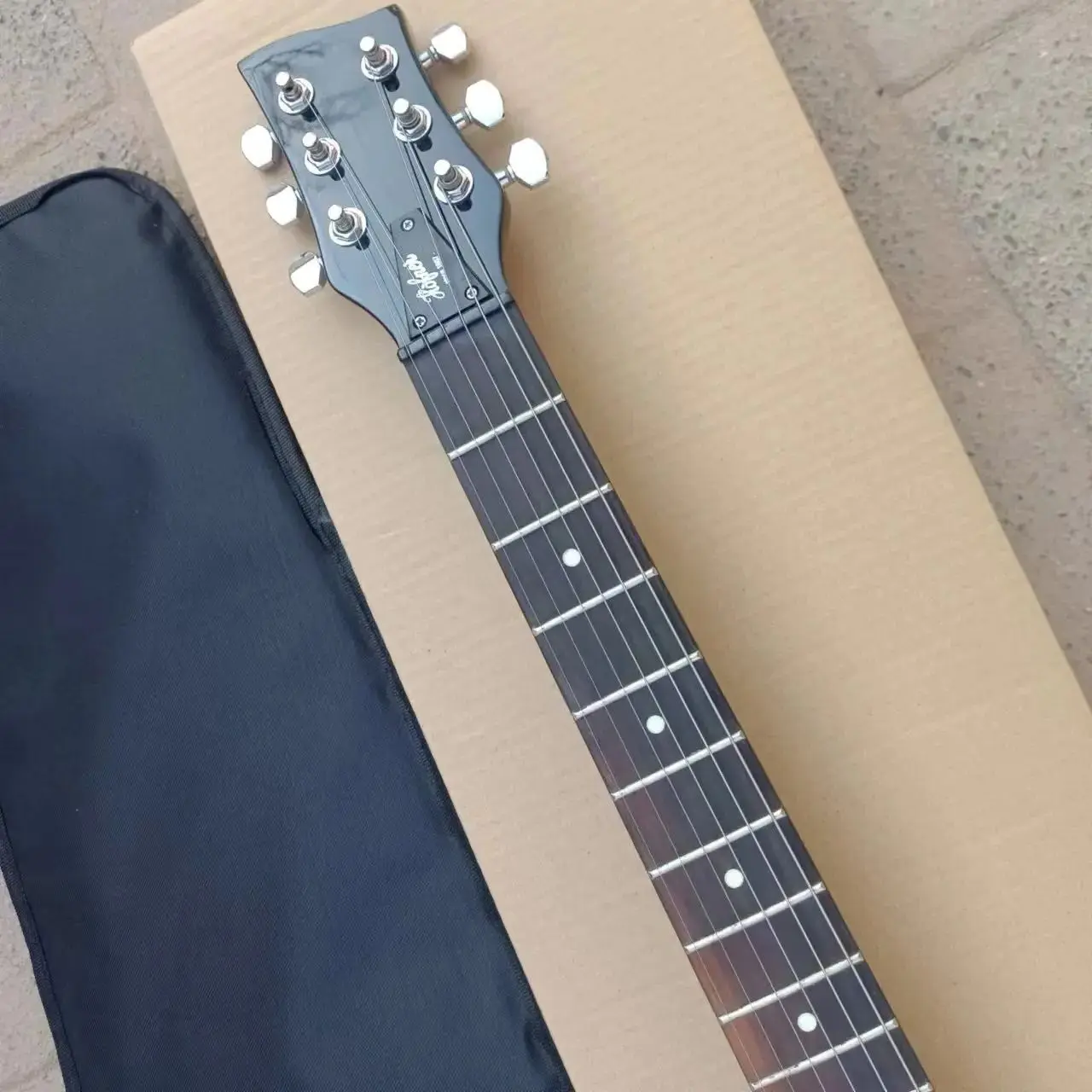 Creative Portable Small Left Handed Electric Guitar Travel Practice Professional String Musical Instrument Mini Children Guitar
