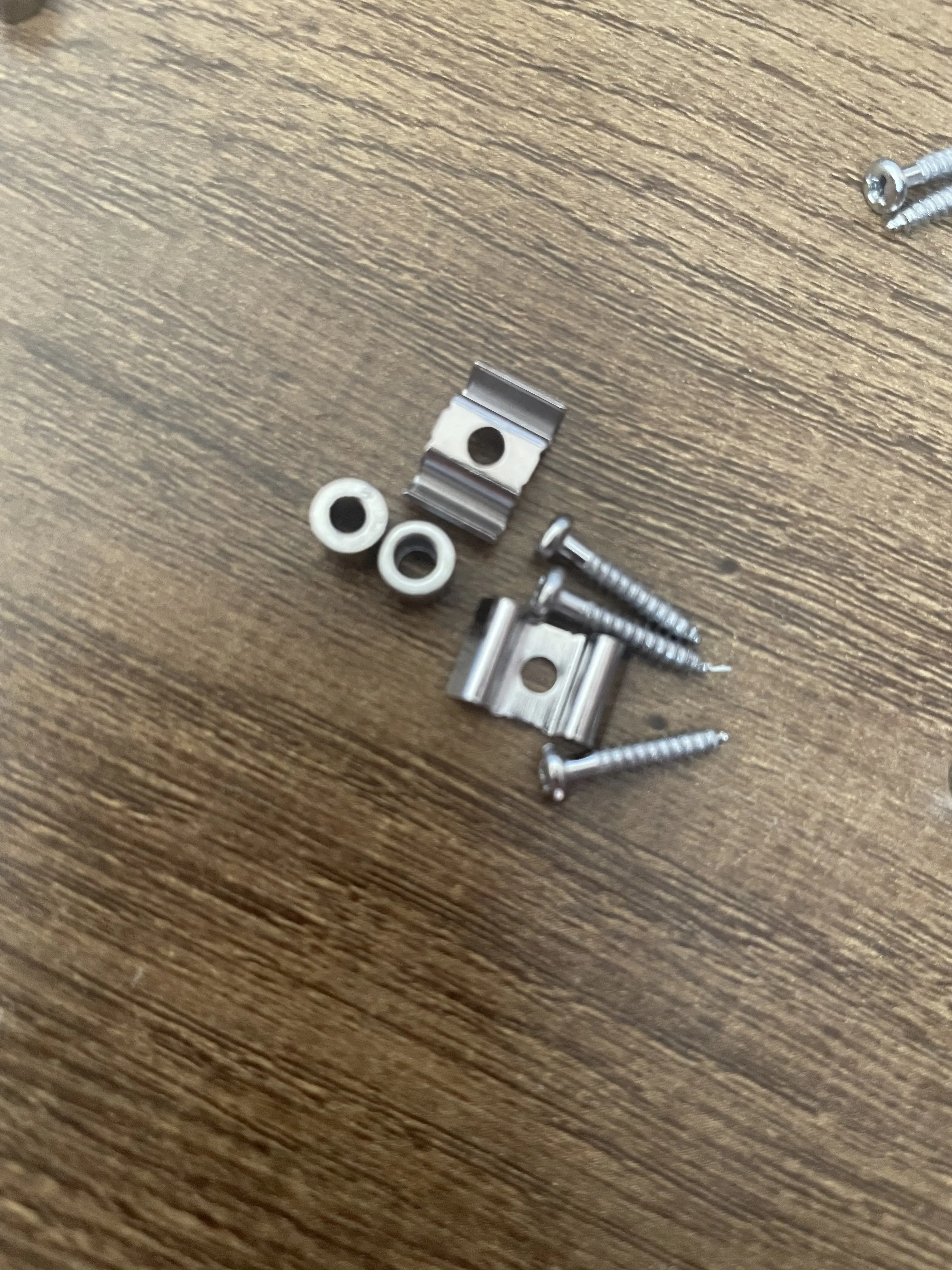 1 Pair Of String Holders Electric chrome Guitar String Holder With Screws Electric Guitar String Buckle Instrument High Quality