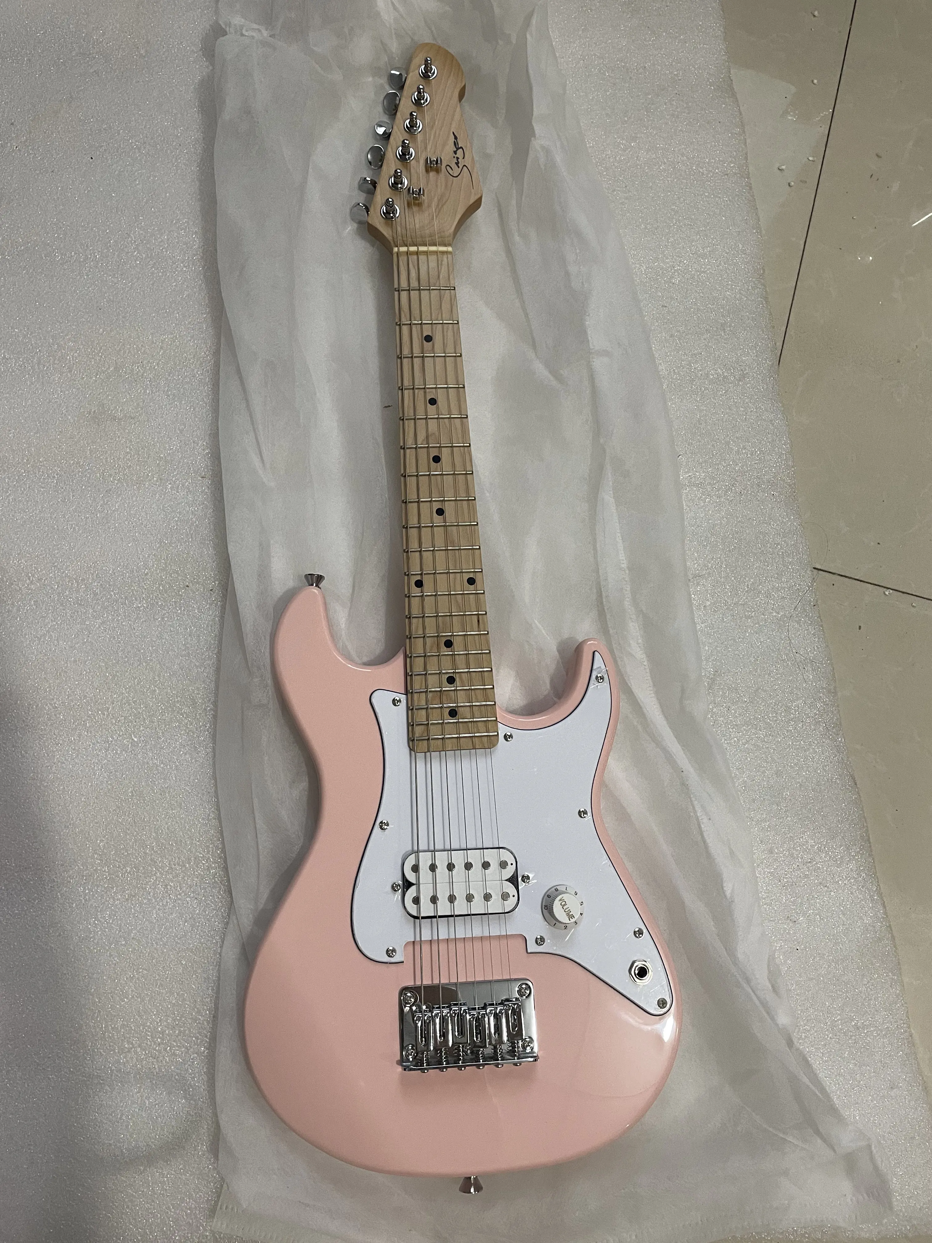 High Quyality Easy Taking Travel Guitar 6 Strings Portable Electric Guitar Mini Guitarra Beautiful Colourful for Children Guitar