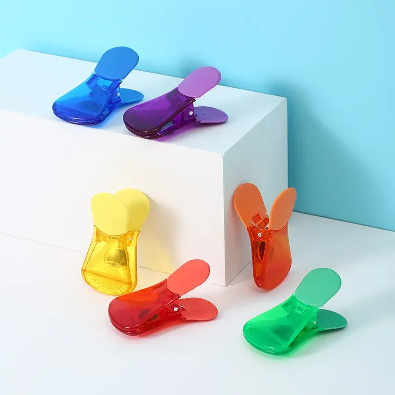 Creative and personalized six color transparent refrigerator magnetic suction clip, colorful kitchen refrigerator sticker