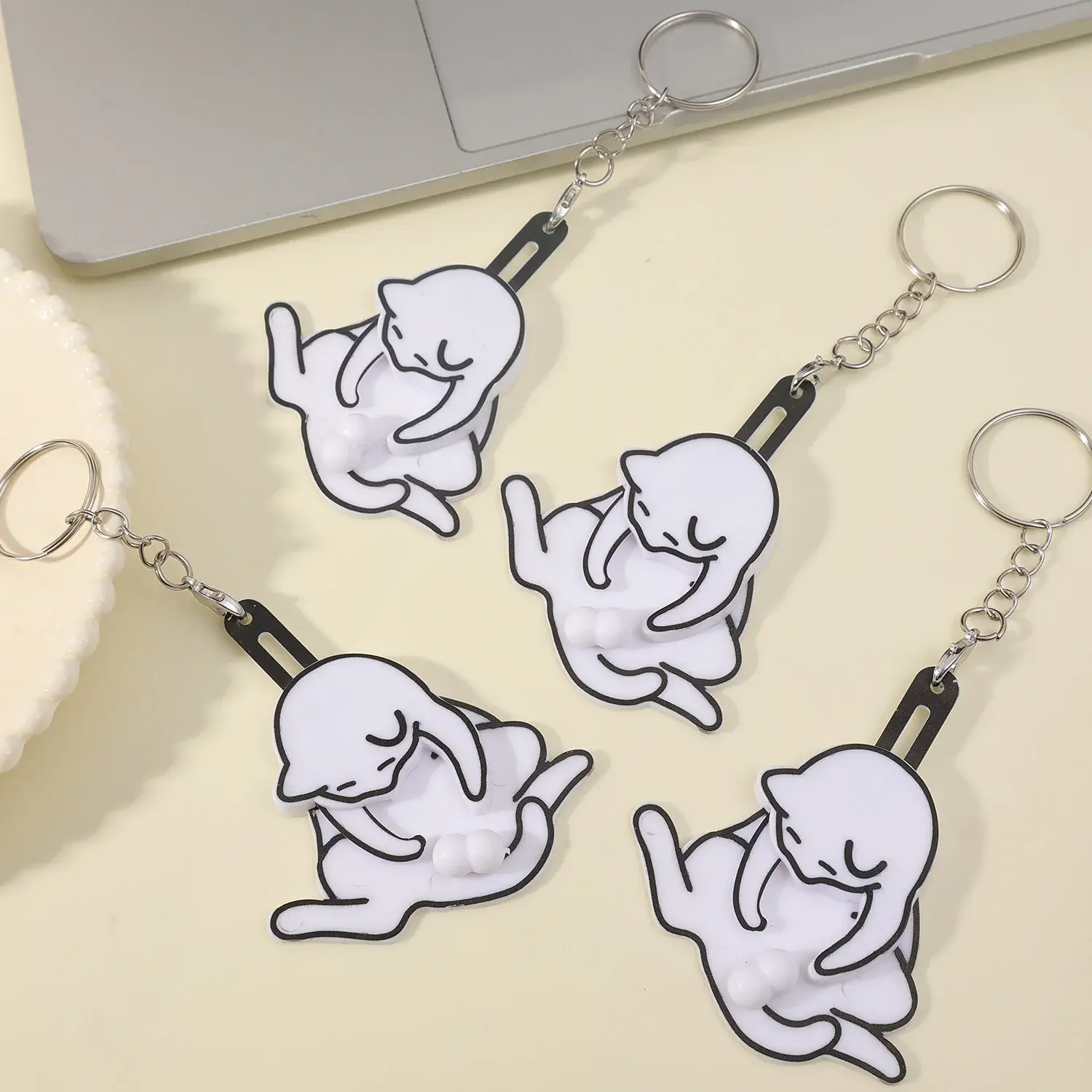 3/1pcs Rotating Black/White Cat Play Balls Kawaii Keychain Acrylic Novelty Cute Creative Personality Bag Hanging Ornaments Gift