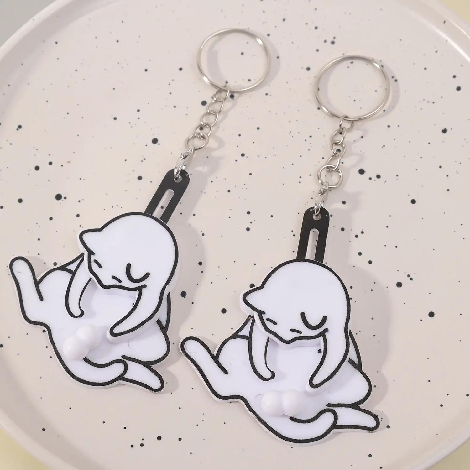 3/1pcs Rotating Black/White Cat Play Balls Kawaii Keychain Acrylic Novelty Cute Creative Personality Bag Hanging Ornaments Gift