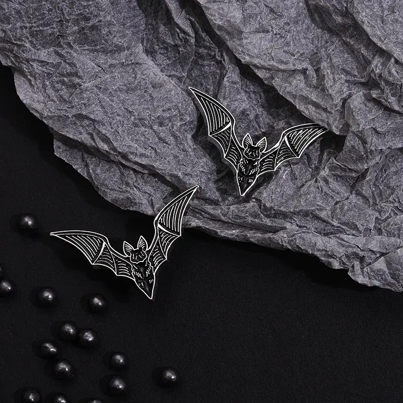 2/1Pcs Bat Enamel Pins Gothic Punk Witch Halloween Brooch Collar Badge Black Spooky Jewelry Gift for Friends