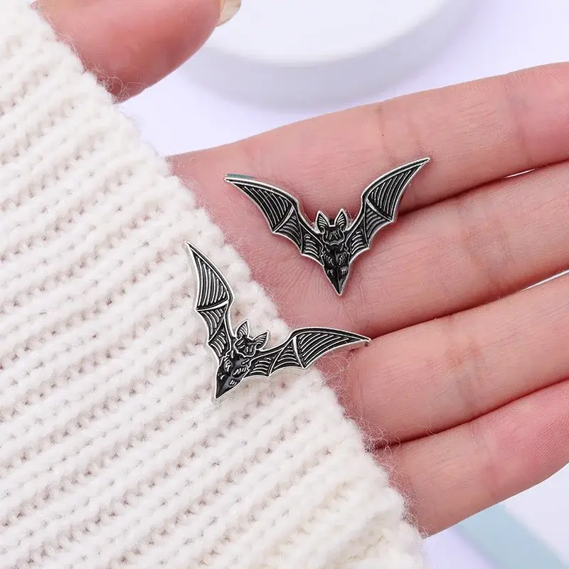 2/1Pcs Bat Enamel Pins Gothic Punk Witch Halloween Brooch Collar Badge Black Spooky Jewelry Gift for Friends
