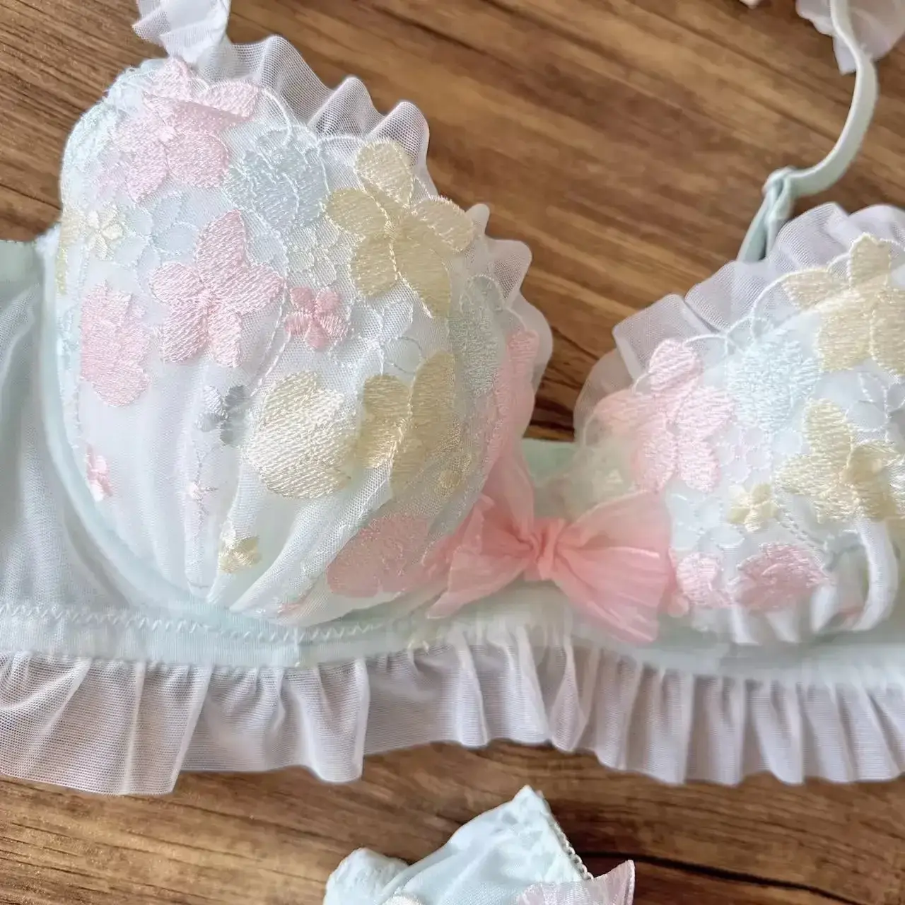 Japanese Beautiful Sunflower Embroidered Underwear Cute Three Color Intimates Cover Brief Sets Girl Gathering Underwear Bra Set