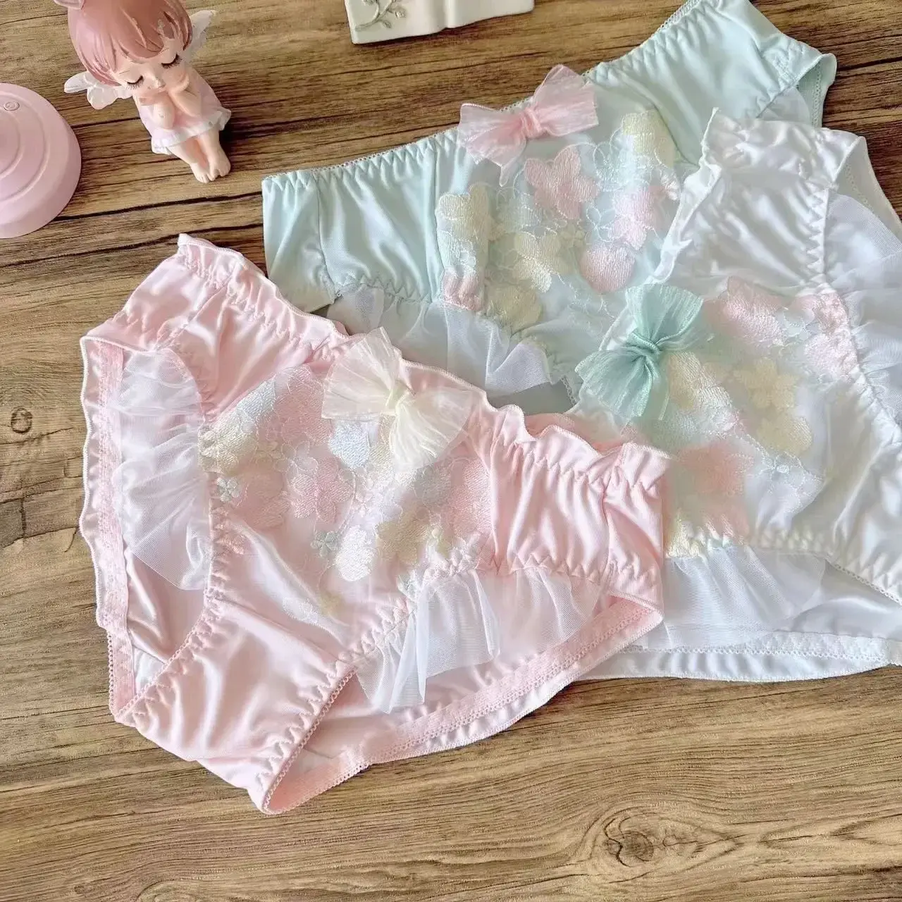 Japanese Beautiful Sunflower Embroidered Underwear Cute Three Color Intimates Cover Brief Sets Girl Gathering Underwear Bra Set