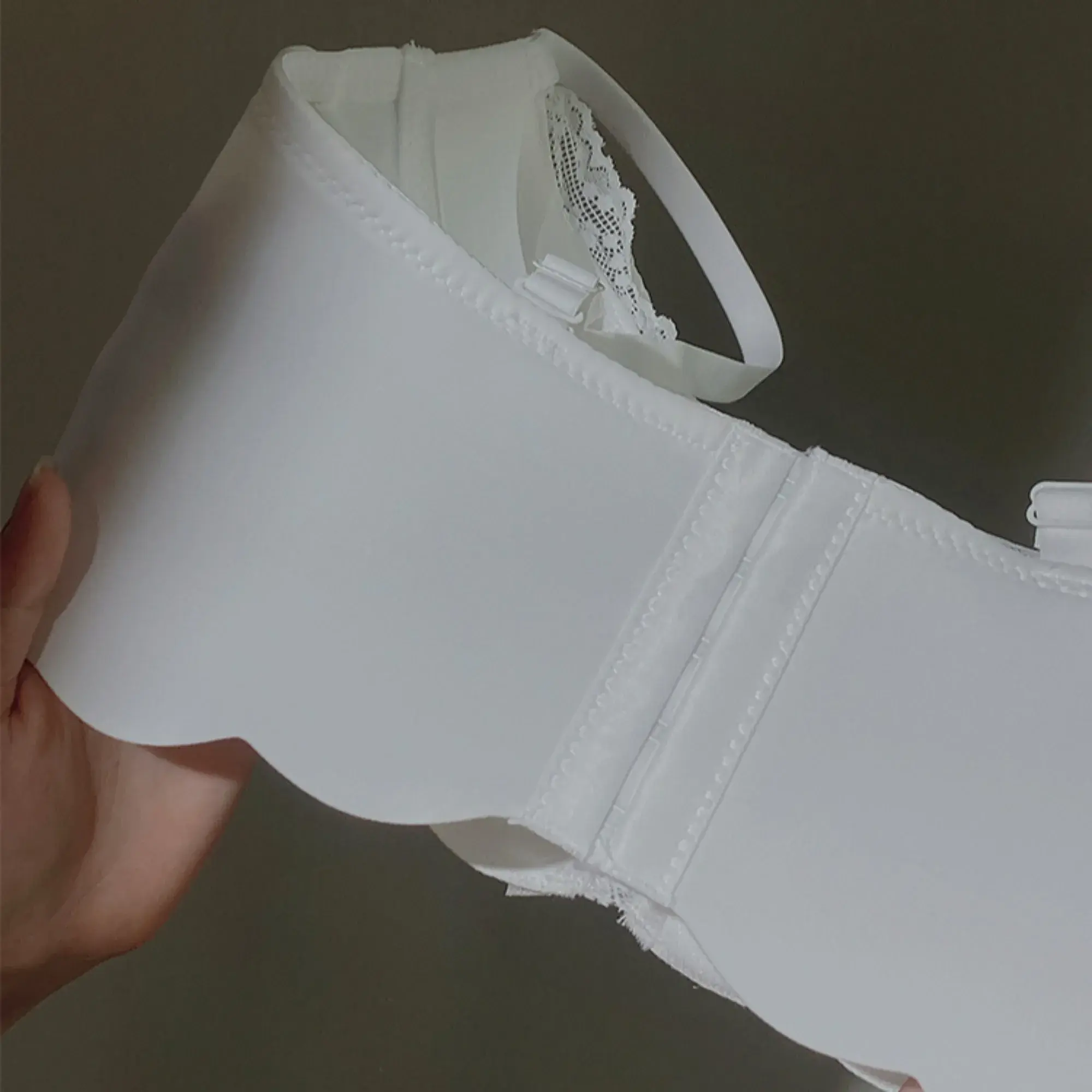 No Steel Ring Ultra-thin Underwear for Women with A Large Chest and A Small Sexy Lace Closure for Women's Tight Breasts