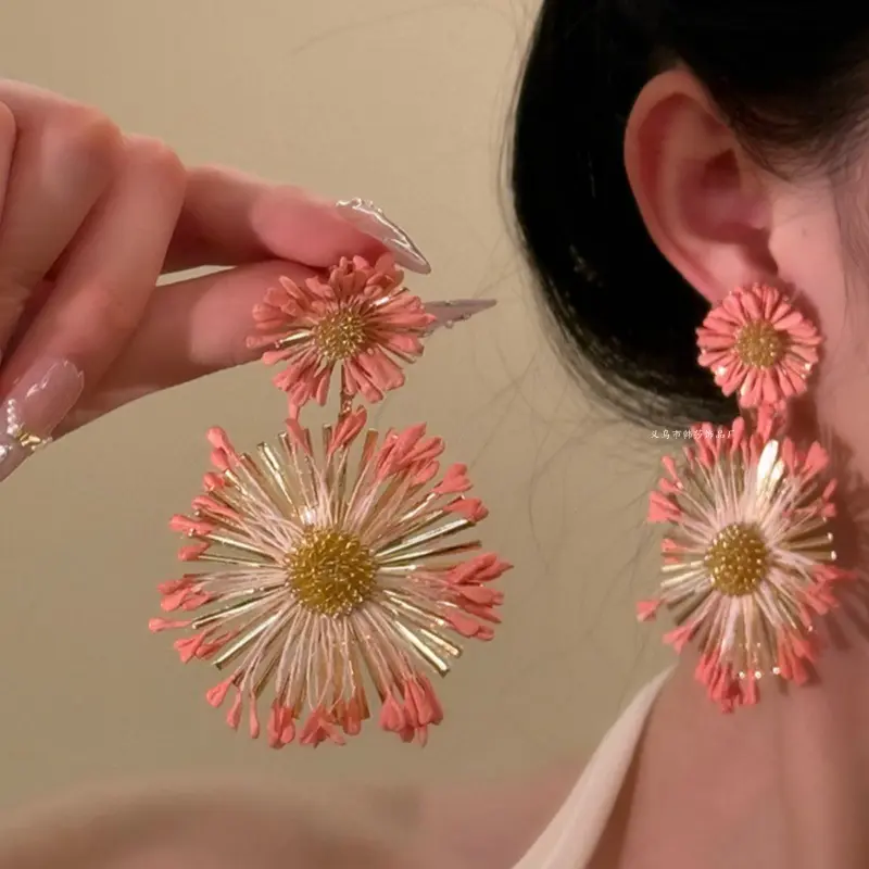 Bohemian Hand-Woven Flower Earring Fresh Elegant Sweet Raffia Fashion Stud Ear Decorations Accessories Ear Jewelry Gift