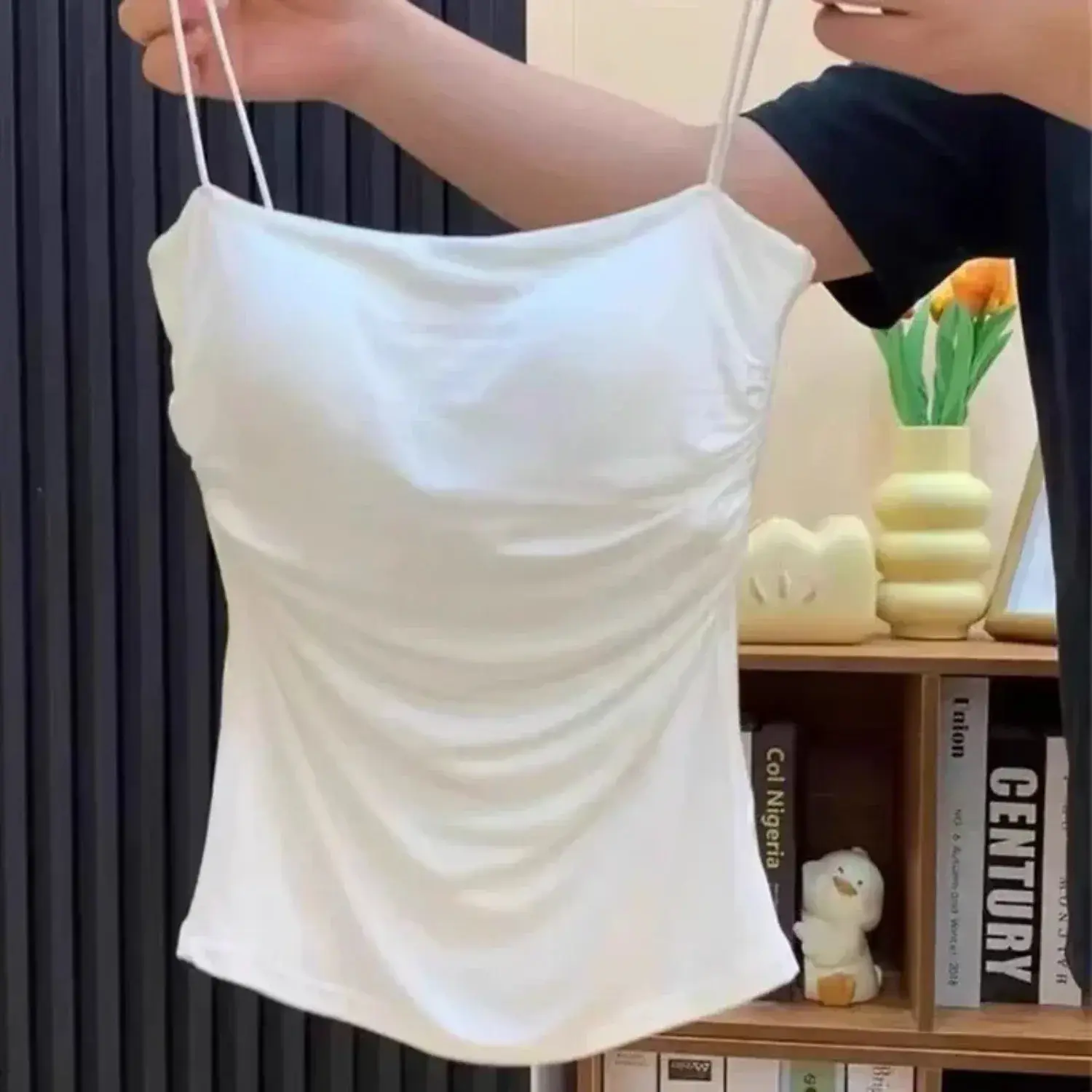 Women's Sleeveless Top Tank Underwear Fitted Camisole Sexy Short Top With Thin Straps Plain White Tank Top Camisole Korean