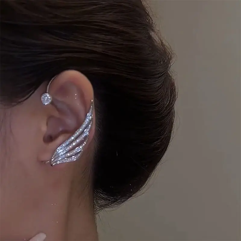 Elegant Butterfly Earrings Women Non-pierced Ear Cuffs Korea Sparkling Rhinestone Ear Cuff Clips Earrings Wedding Jewelry Gifts