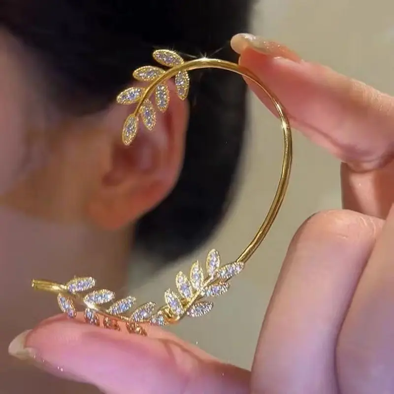 Elegant Butterfly Earrings Women Non-pierced Ear Cuffs Korea Sparkling Rhinestone Ear Cuff Clips Earrings Wedding Jewelry Gifts