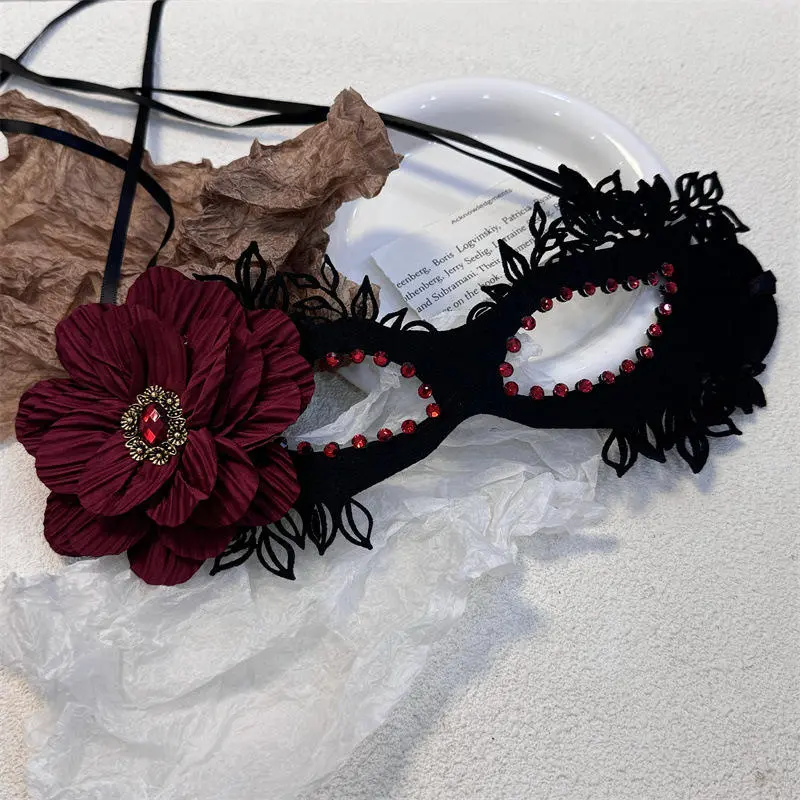 Sexy Women Hollow Lace Masquerade Face Mask Princess Black Feather Prom Party Props Girl Party Costume Masquerade Cosplay Mask