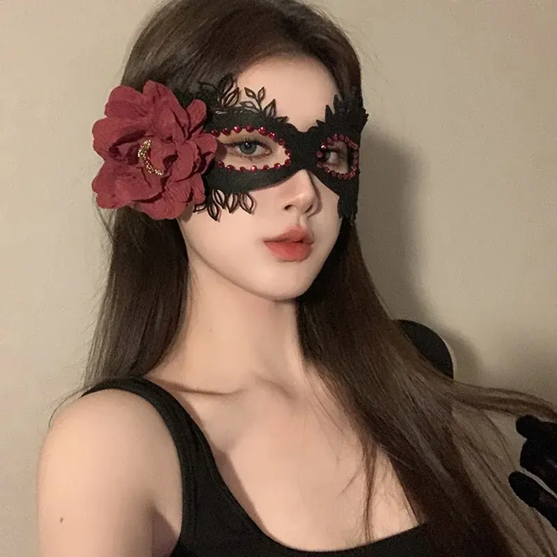 Sexy Women Hollow Lace Masquerade Face Mask Princess Black Feather Prom Party Props Girl Party Costume Masquerade Cosplay Mask