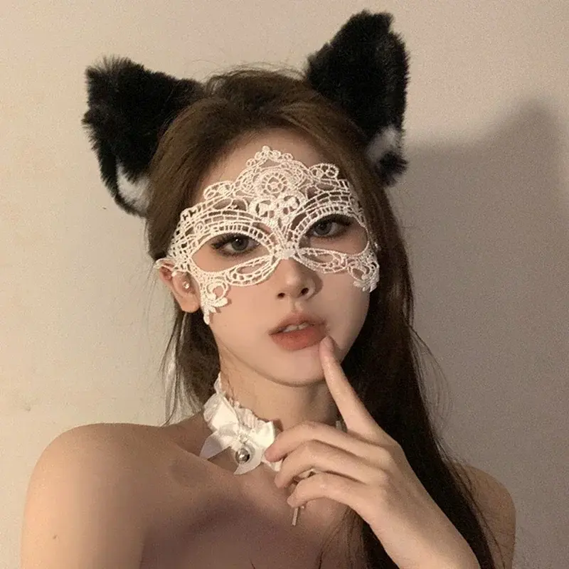 Sexy Women Hollow Lace Masquerade Face Mask Princess Black Feather Prom Party Props Girl Party Costume Masquerade Cosplay Mask
