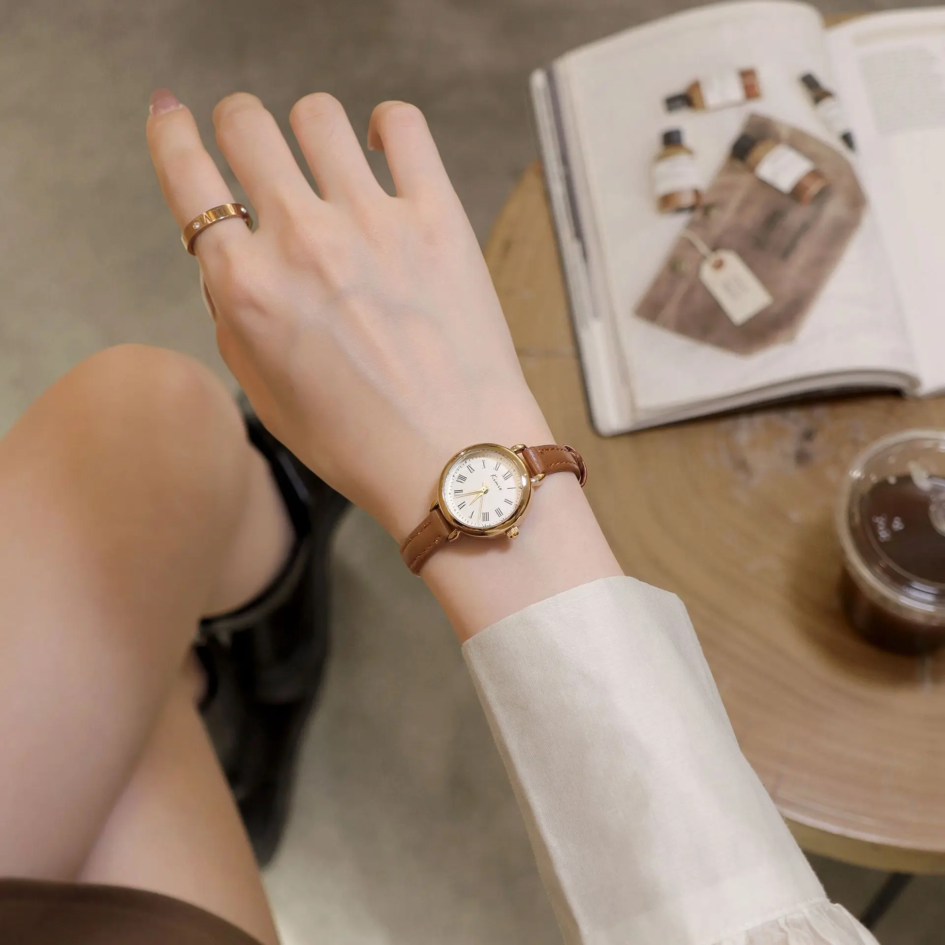 Simple Women's Watches Small Round Girl's Belt Watches Quartz Wristwatches Women's Watch Gift Reloj Para Mujer Women Watch