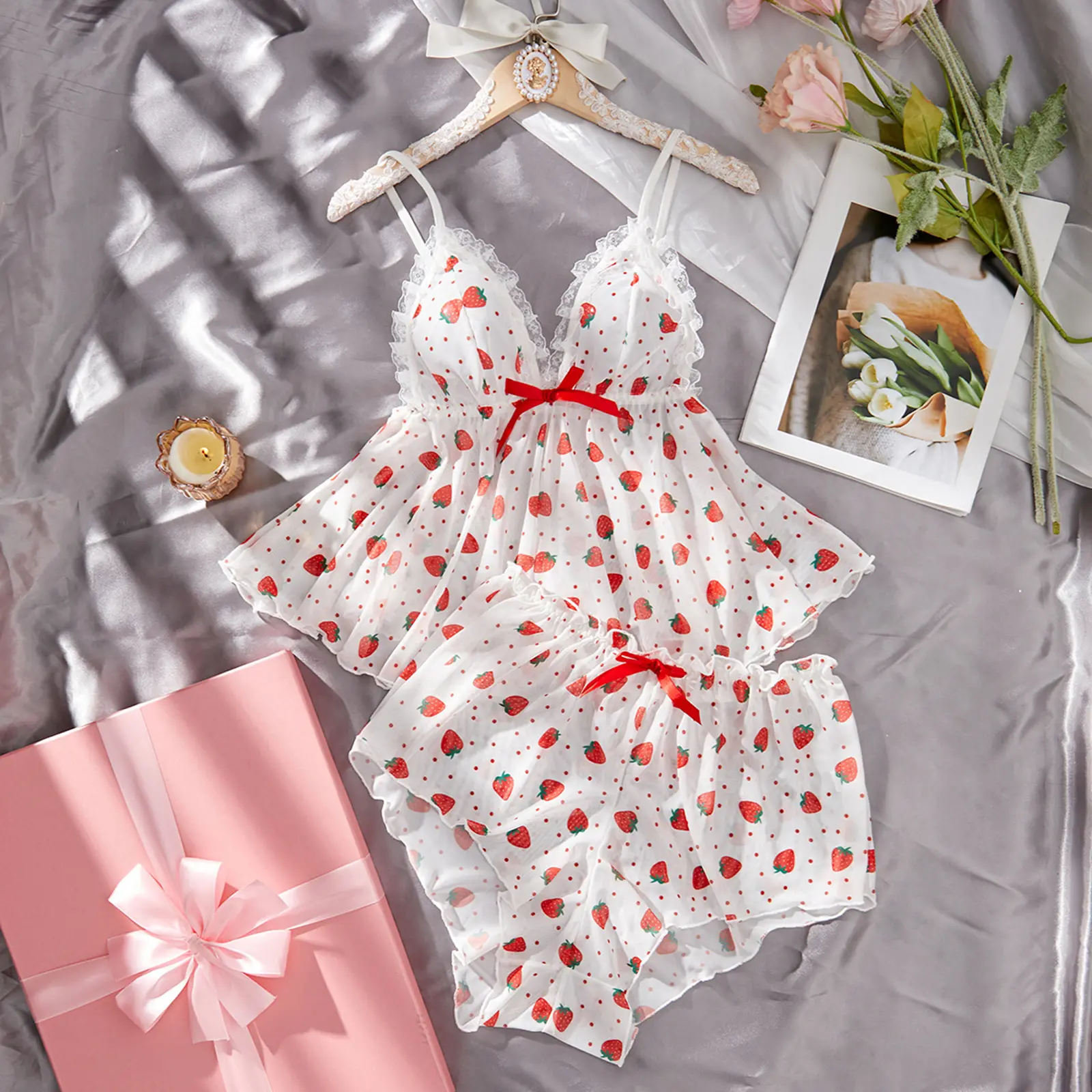 Women Pajama Shorts Set Strawberry Print Lace Trim V Neck Cami Tops Mini Shorts 2 Pcs Sleepwear Outfit
