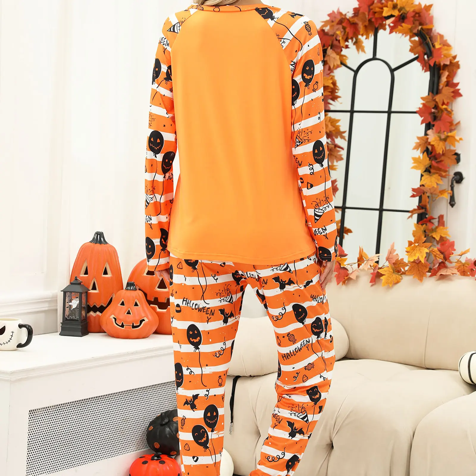 Women's Halloween Pajamas Set Ghost Pumpkin Print Long Sleeve Round Neck Tops with Elastic Waist Long Pants Loungewear