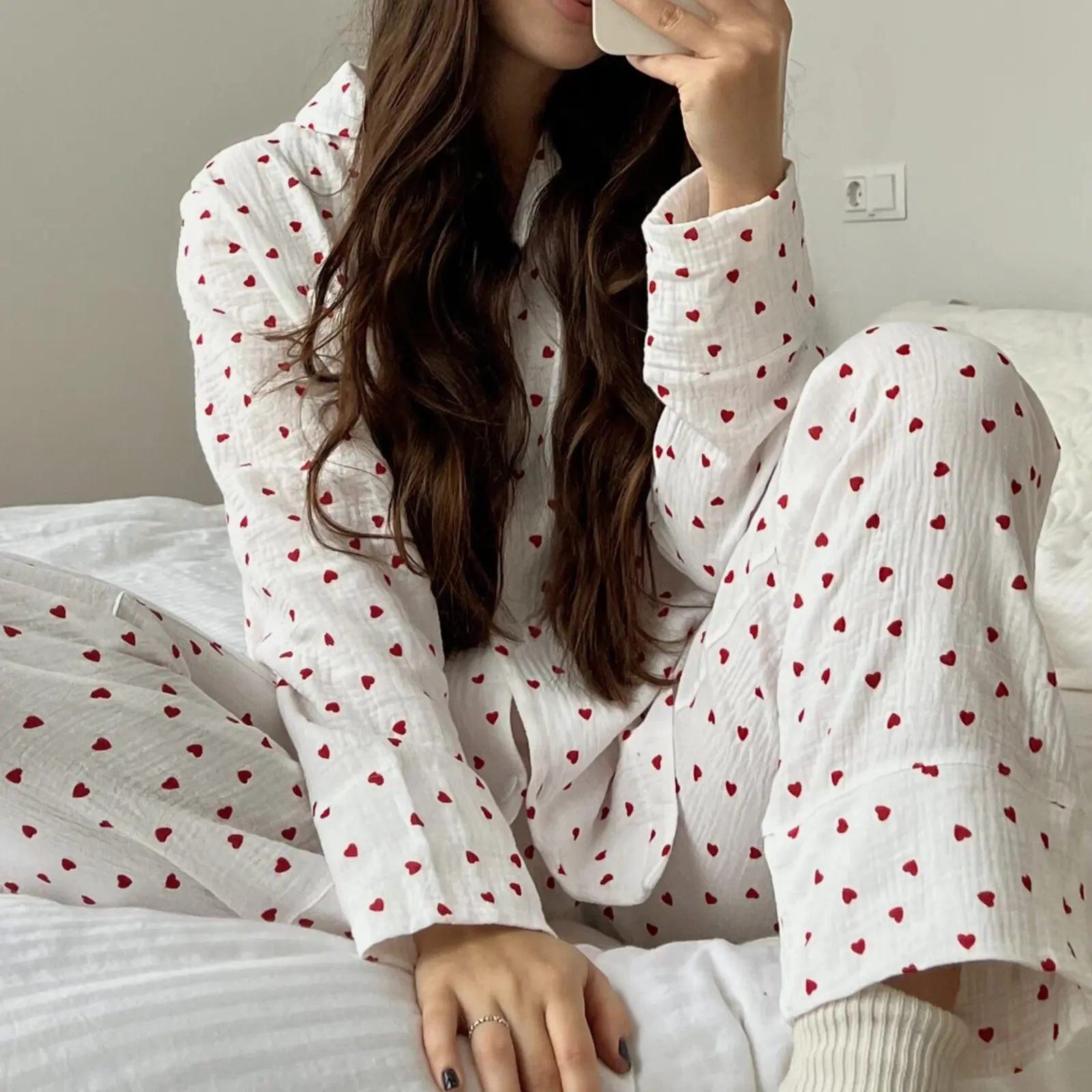 Women Pajama Set Heart Print Lapel Neck Button-up Long Sleeve Tops Long Pants 2-Piece Loungewear Valentine's Day Outfit