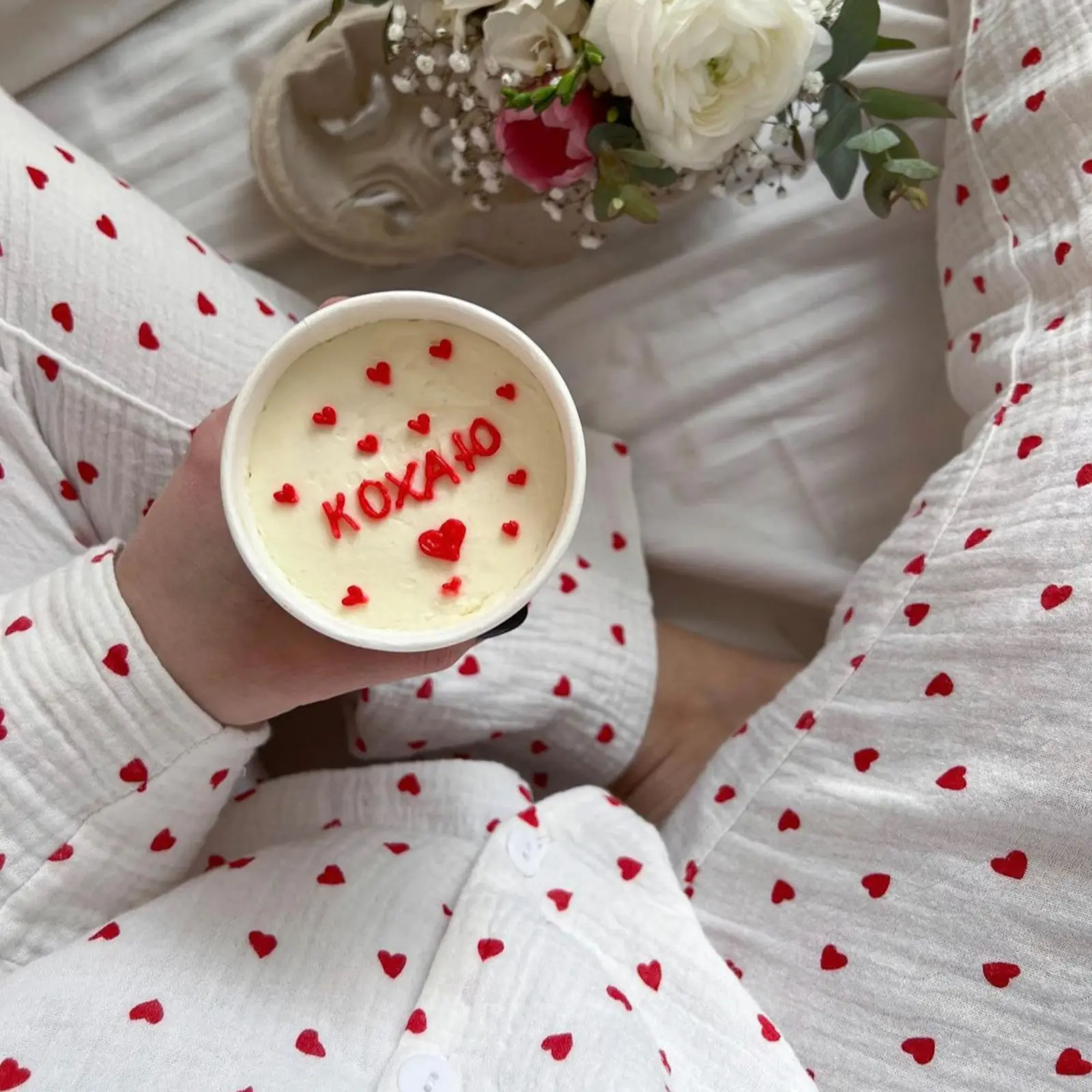 Women Pajama Set Heart Print Lapel Neck Button-up Long Sleeve Tops Long Pants 2-Piece Loungewear Valentine's Day Outfit