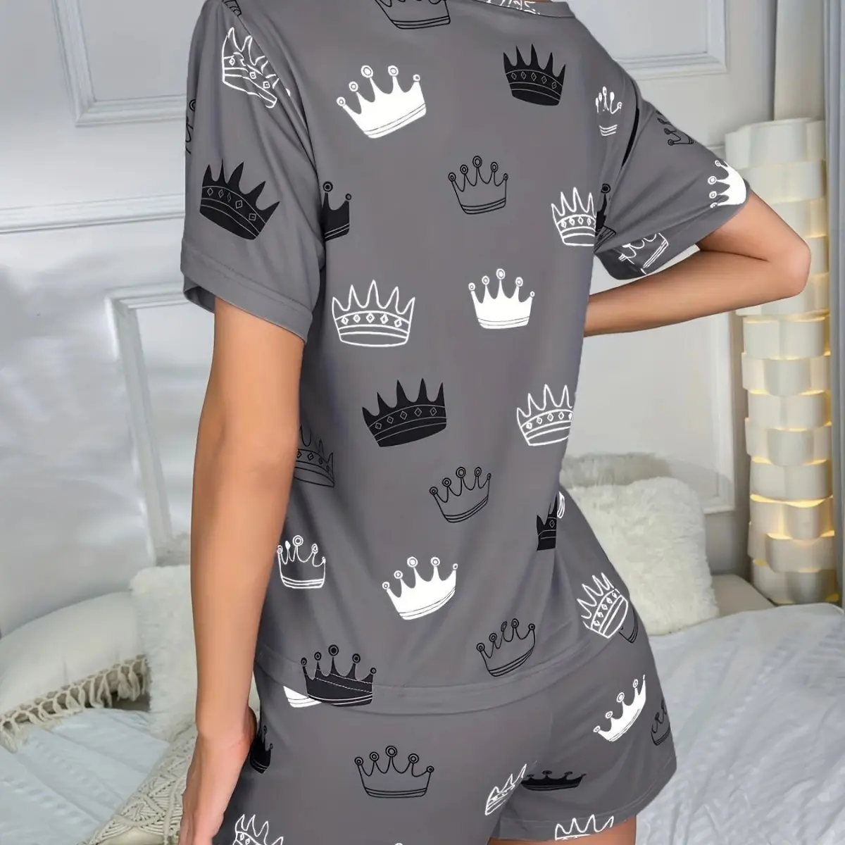 Women 2 Piece Pajamas Set Crown Print Short Sleeves T-Shirt and Elastic Shorts for Loungewear Soft Sleepwear