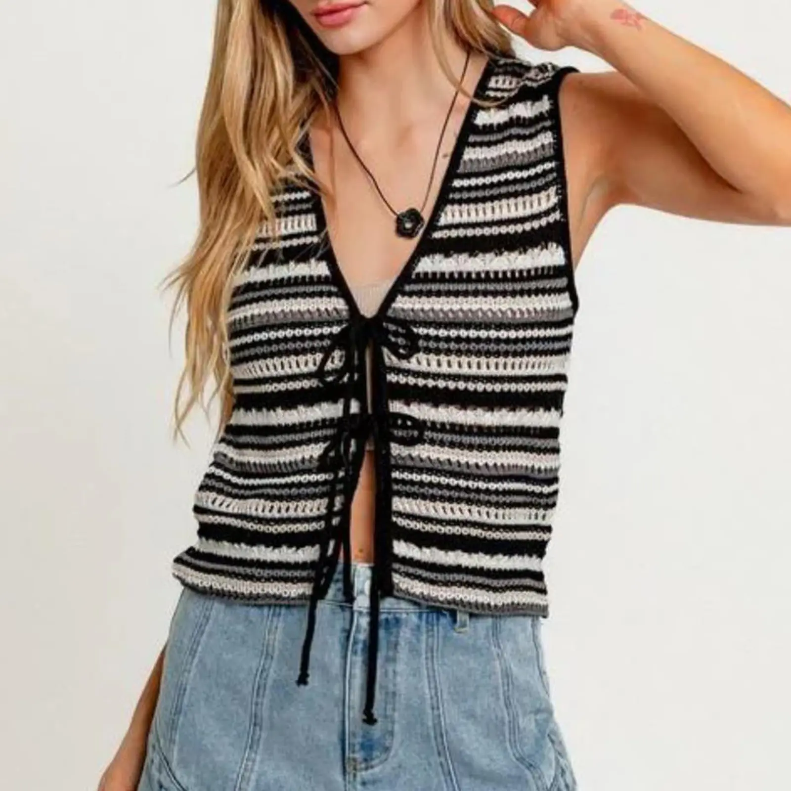 Women’s Y2k V Neck Knit Vest Casual Sleeveless Stripes Print Tie-up Front Tank Tops Sweater Vest