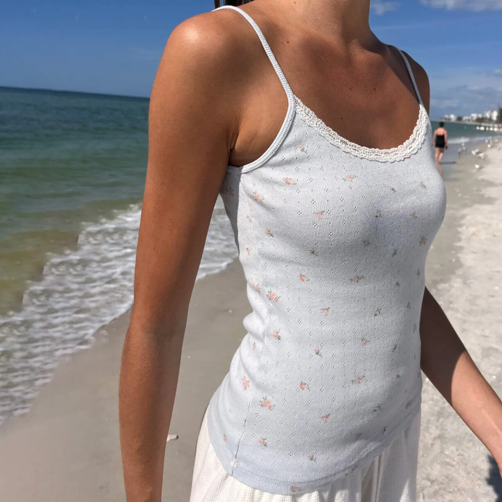 Women's Lace Trim Cami Tops Summer Sleeveless Open Back Low Cut Floral Tank Tops