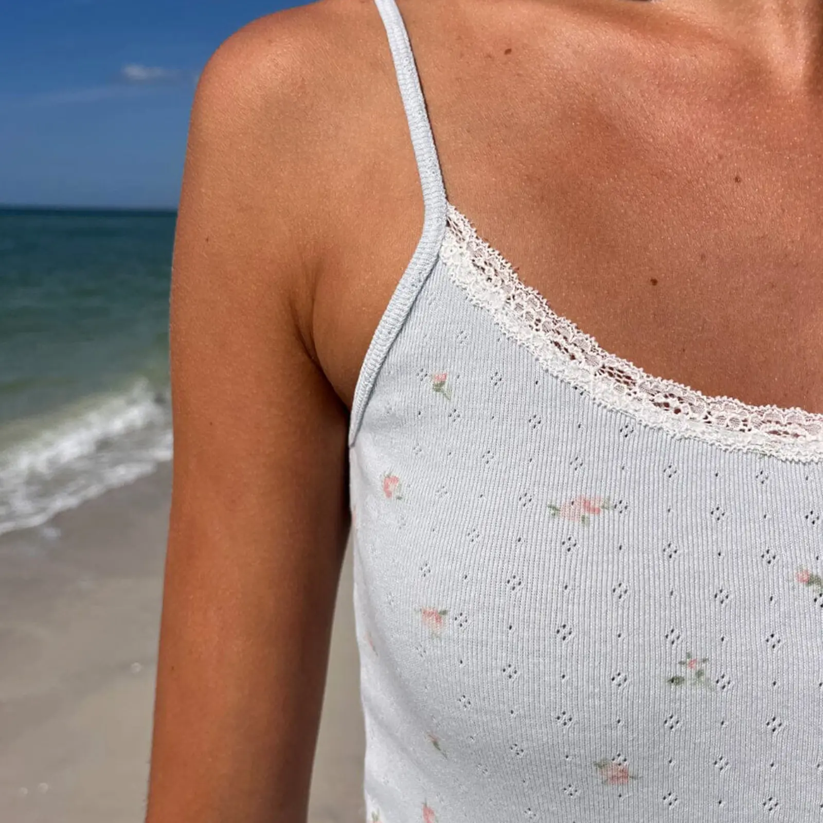 Women's Lace Trim Cami Tops Summer Sleeveless Open Back Low Cut Floral Tank Tops