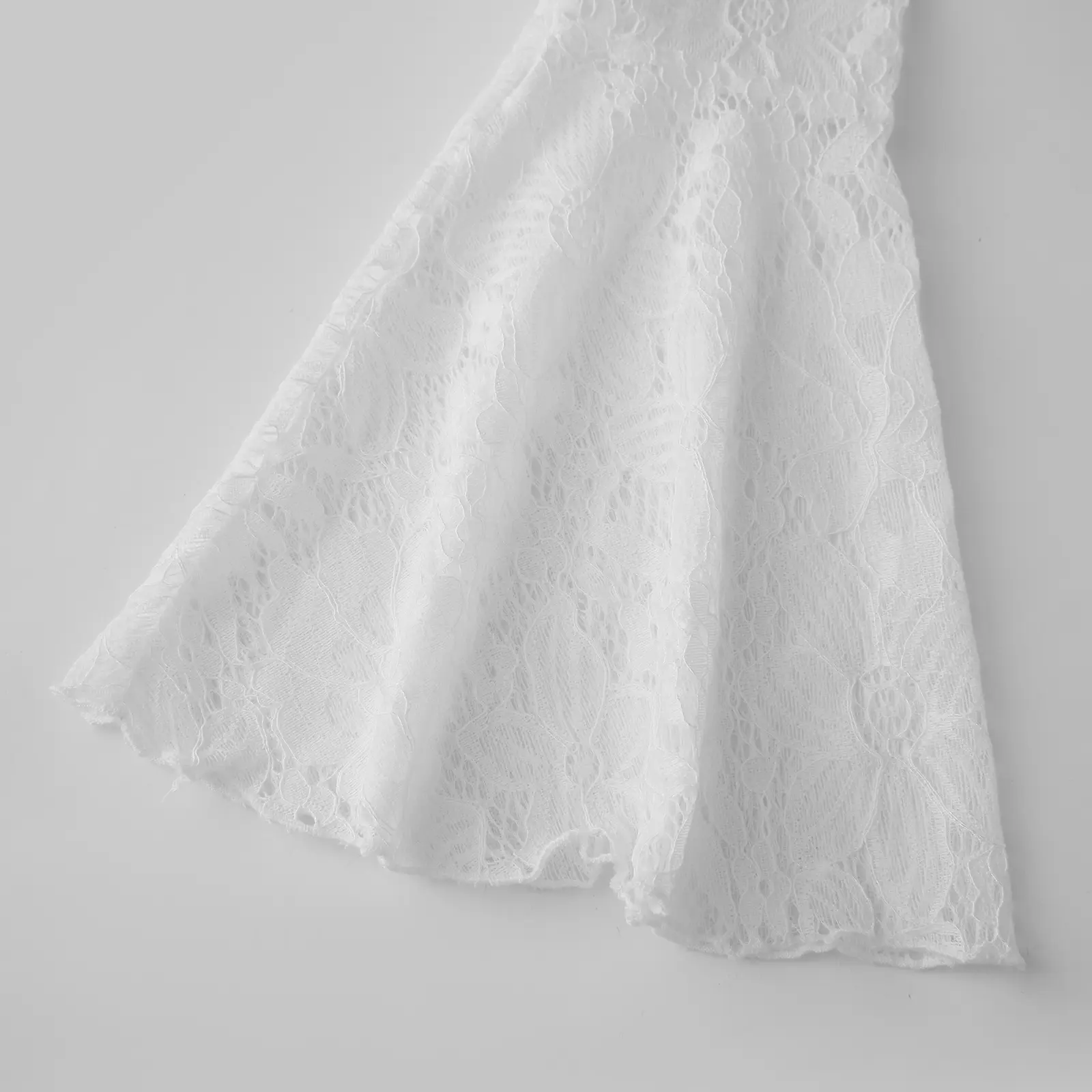 Women’s Open Back Lace Dress Long Sleeve Round Neck Solid Color Dress Going Out Dress
