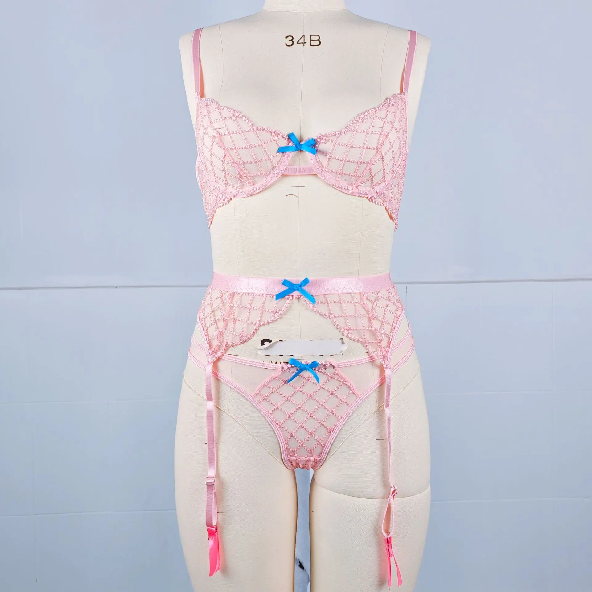 Luxury Lingerie Erotic Outfit Lace Sexy Ladies Underwear Suspender Set Romantic Fancy See Through Bra And Panties Lingerie Set