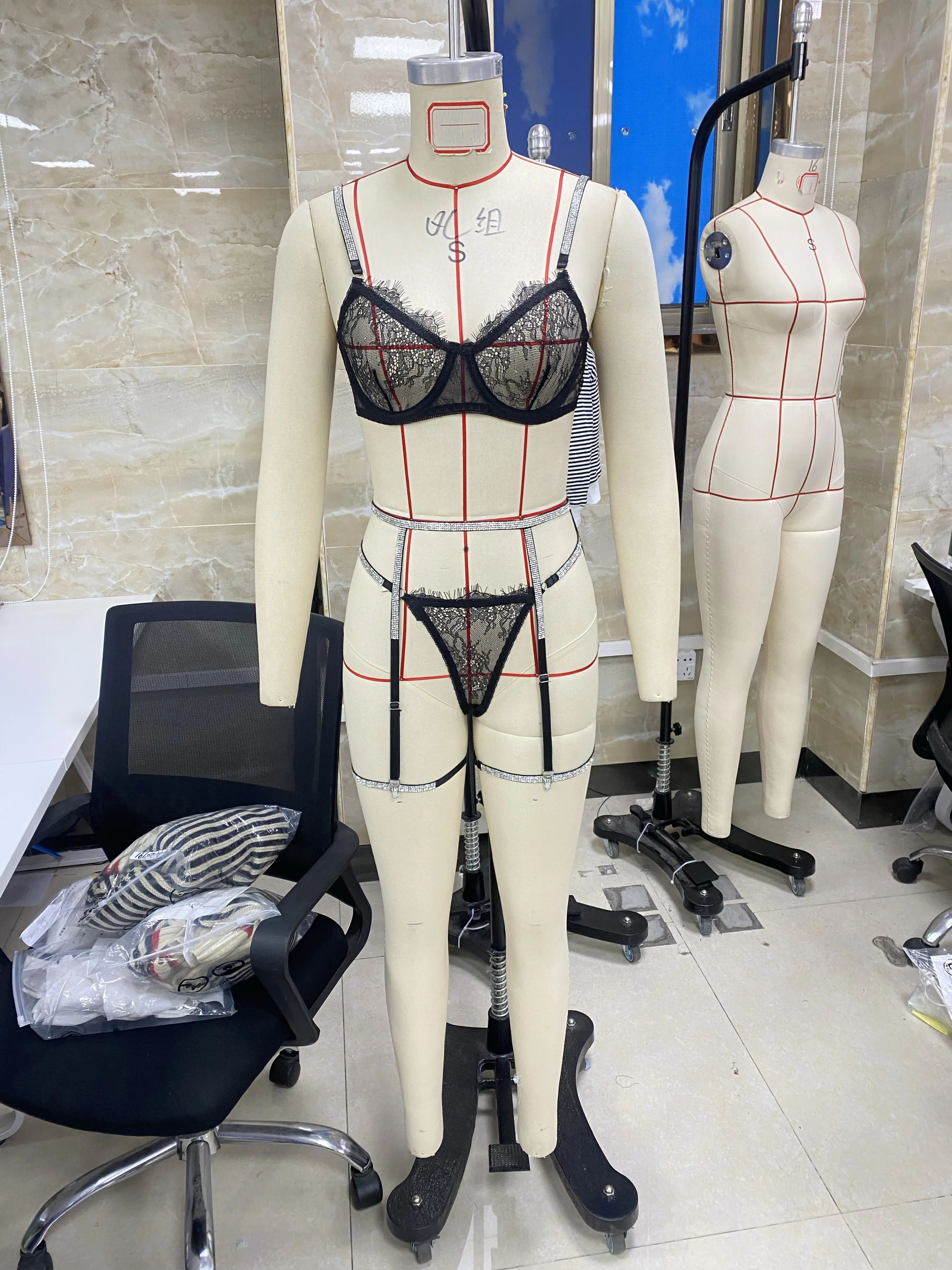 Sexy Lace Lingerie Suit for Women Lace Patchwork Mesh See-through Sexy Garters Women's Underwear 3-piece Set Lingerie