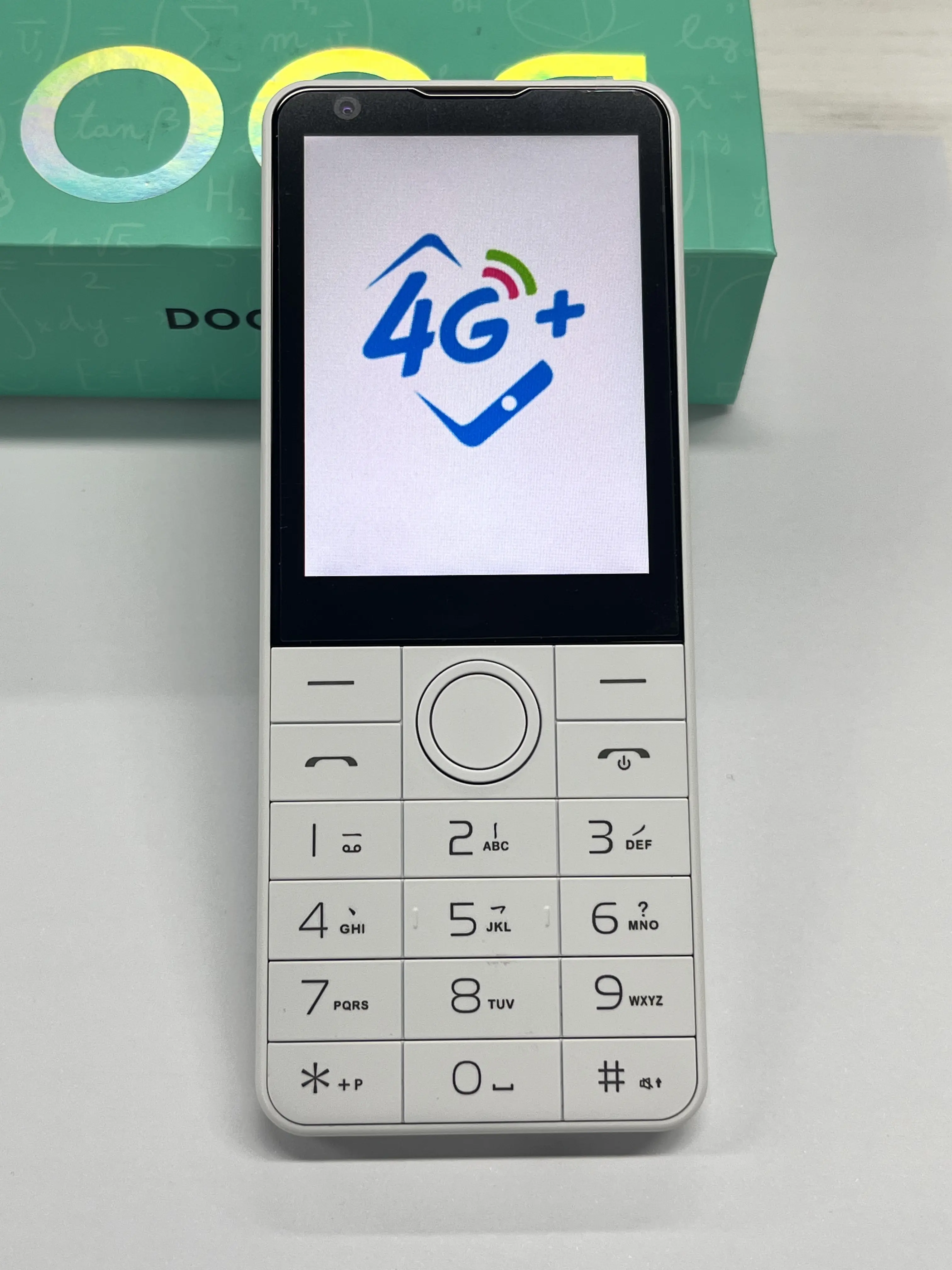 DOOV R77 pro 4G Smart Touch Screen 2.8 Inch Keypad Mobile Phone  3GB+32GB 3000mAh Android 13 Whatsapp