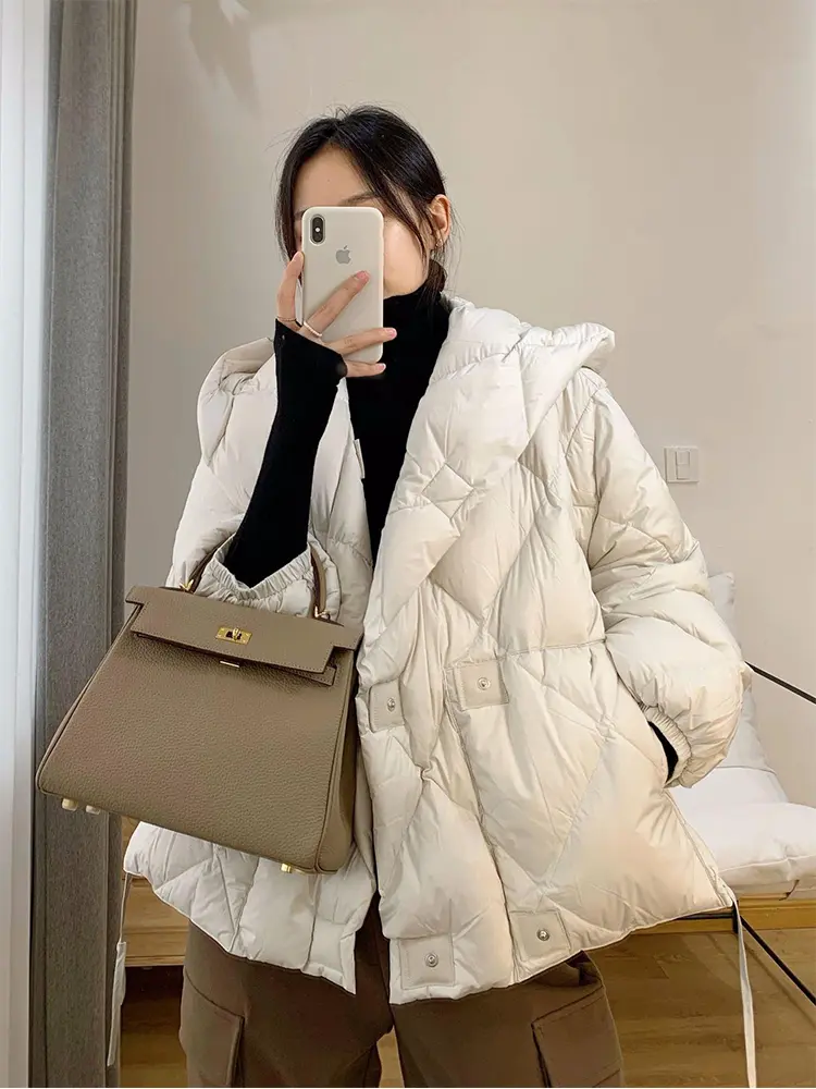 Fashion 2024 Winter 90% White Duck Down Coat Women Short Puffer Jacket Light Warm Parkas Female Casual Hooded Loose Outwear