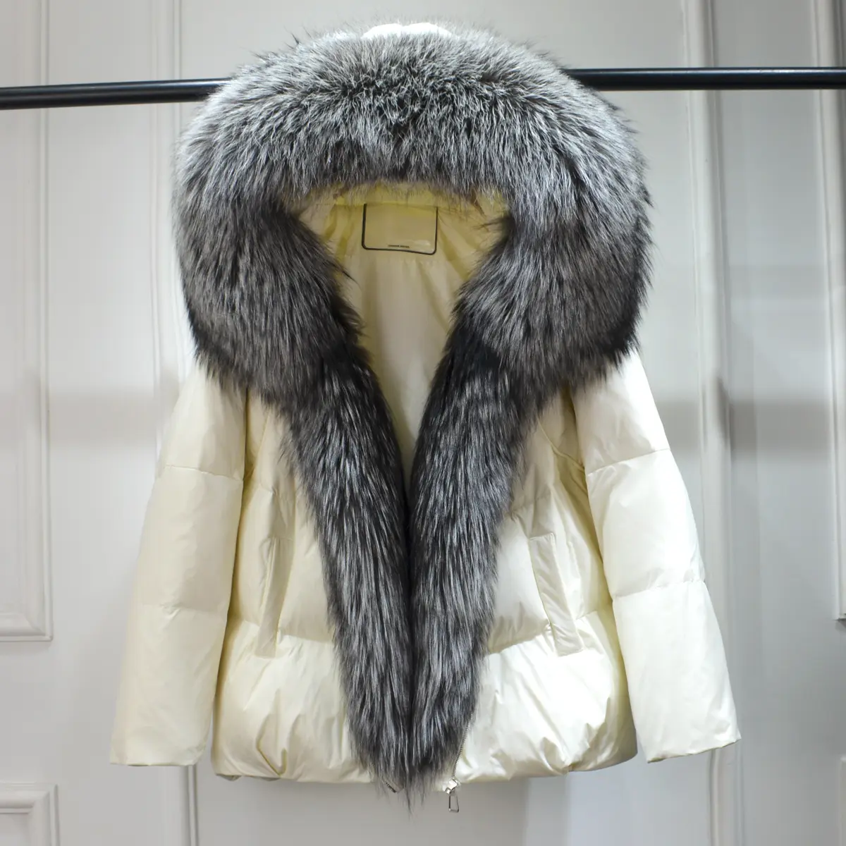 Lagabogy 2025 New Winter Women Real Fox Fur Collar Thick Warm Puffer Coat Hooded Down Jacket Luxury Outwear Female Loose Parkas