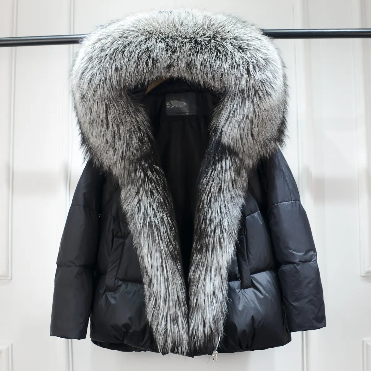Lagabogy 2025 New Winter Women Real Fox Fur Collar Thick Warm Puffer Coat Hooded Down Jacket Luxury Outwear Female Loose Parkas