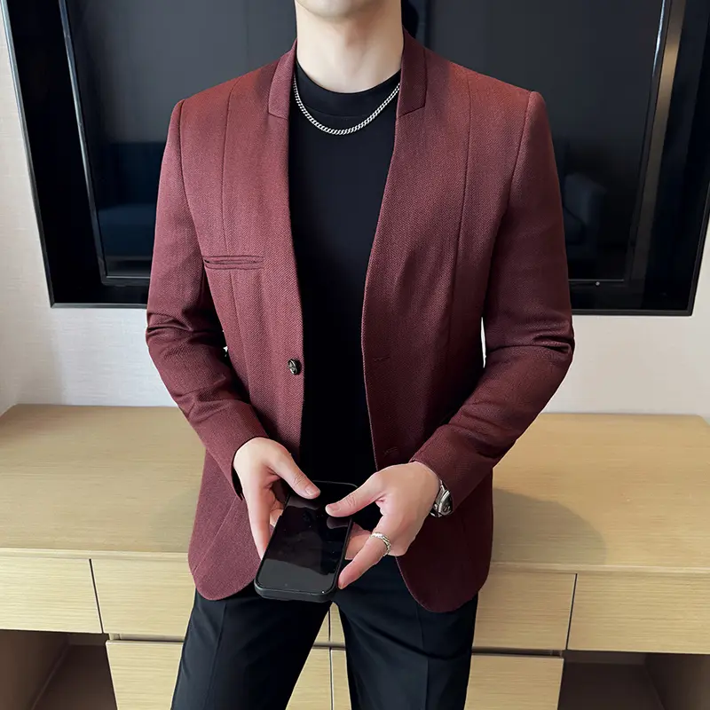 The new Chinese-style collarless suit is fashionable, handsome and versatile. It is a solid-color Korean-style fitted and fashio