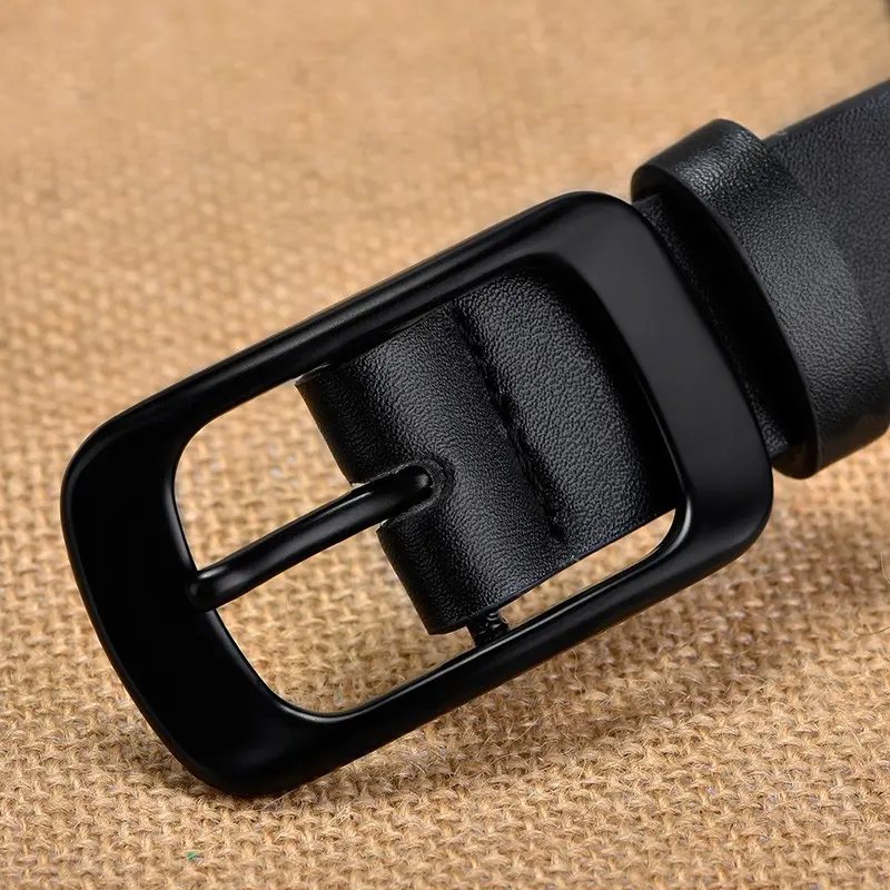 A Women's Needle Buckle Belt Fashion Casual Belt Middle Youth Simple Jeans Belt