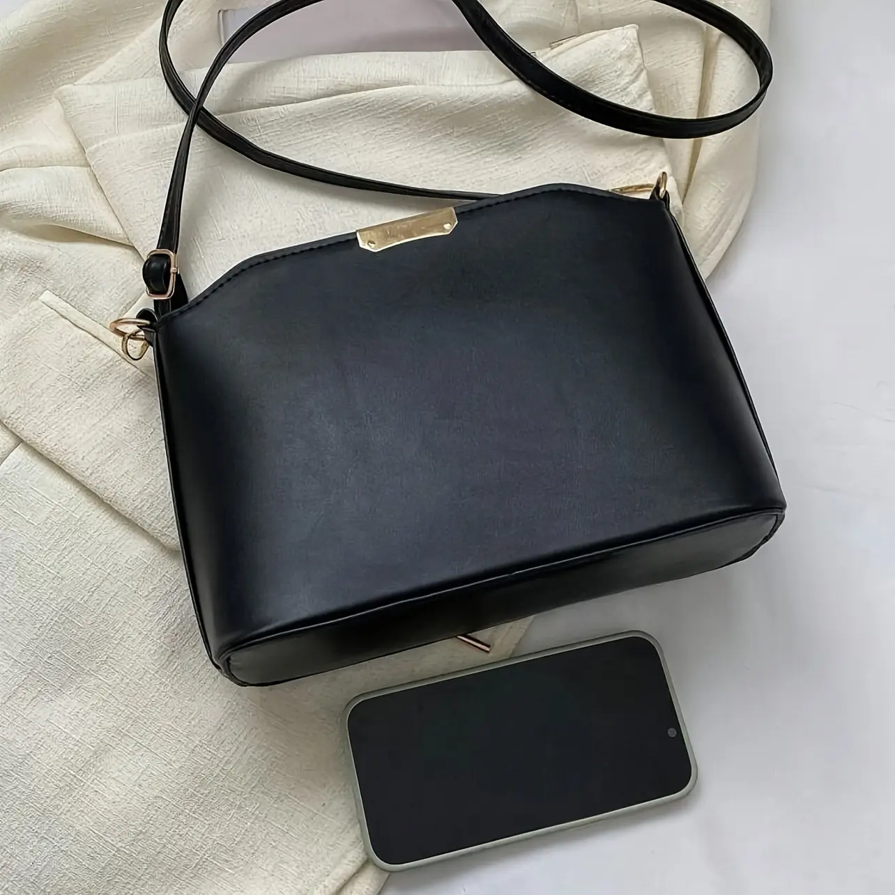 Minimalist Crossbody Bag, Stylish Metal Decor Bucket Bag, Simple Shoulder Bag for Women Luxury Bag, Retro Shell Handbags Purses