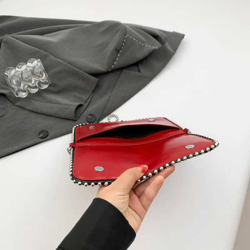 Luxury Clutch Bag PU Leather Shoulder Side Bags for Women Chain Mobile Phone Purses Crossbody Bags Ladies Punk Fashion Handbag