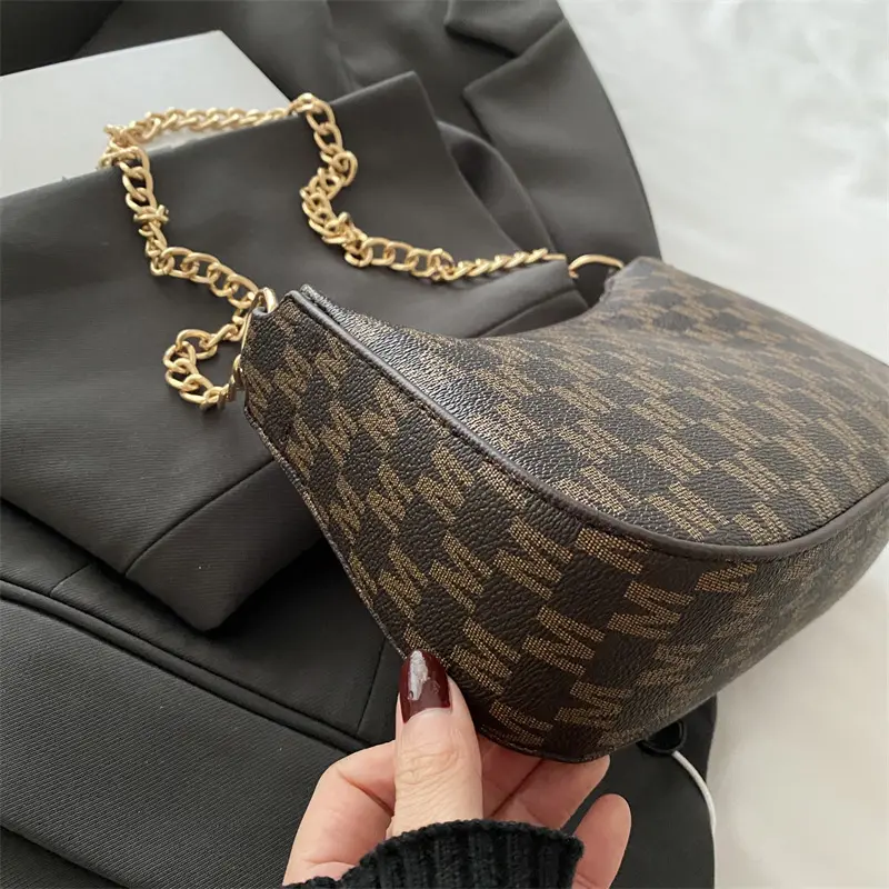 Vintage Style Square Handbag Crossbody Bag Adjustable Strap Women Messenger Shoulder Bag Sophisticated Accessory Tote Bag Purse