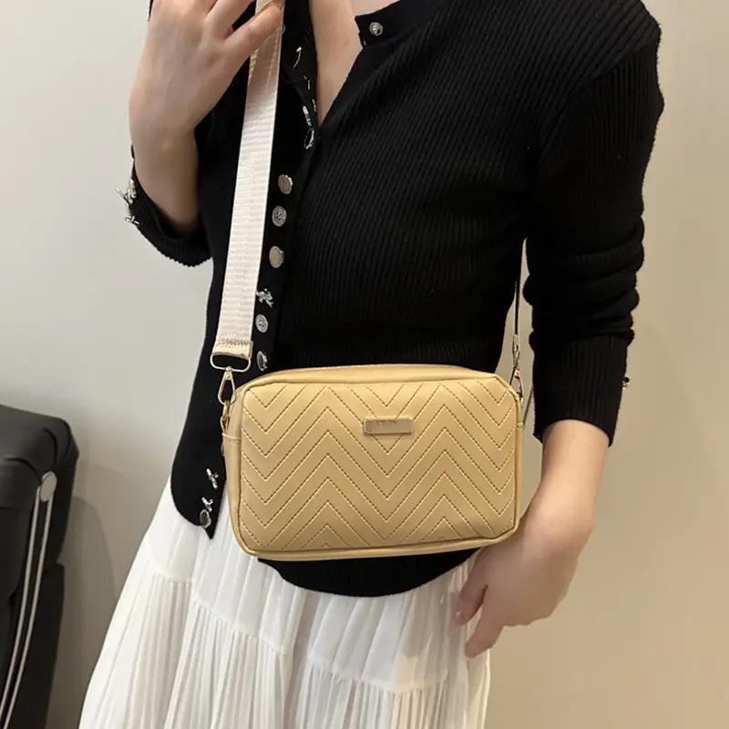 Women's Minimalist Crossbody Bag - PU with Metal Accents,Detachable & Adjustable Strap,Lightweight for Daily Use