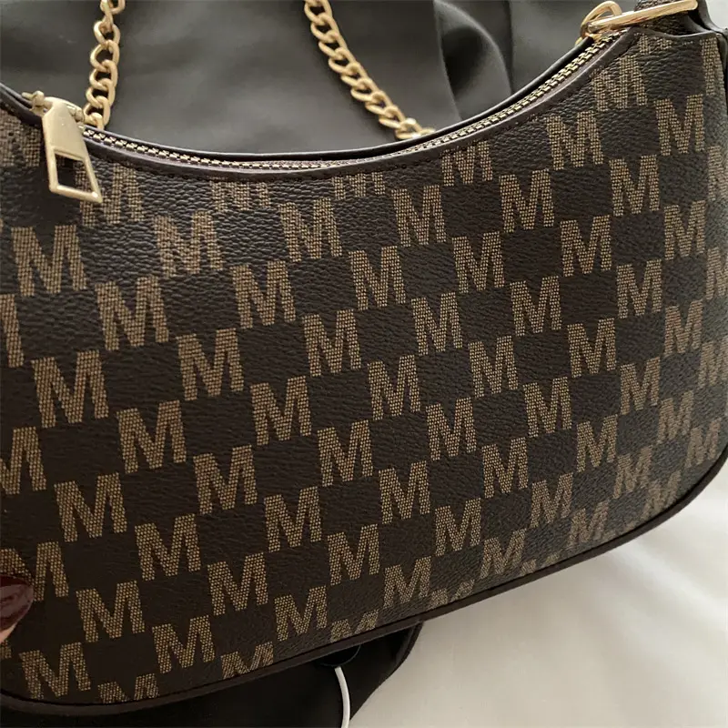 Vintage Style Square Handbag Crossbody Bag Adjustable Strap Women Messenger Shoulder Bag Sophisticated Accessory Tote Bag Purse