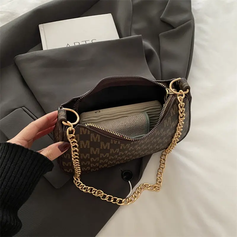 Vintage Style Square Handbag Crossbody Bag Adjustable Strap Women Messenger Shoulder Bag Sophisticated Accessory Tote Bag Purse